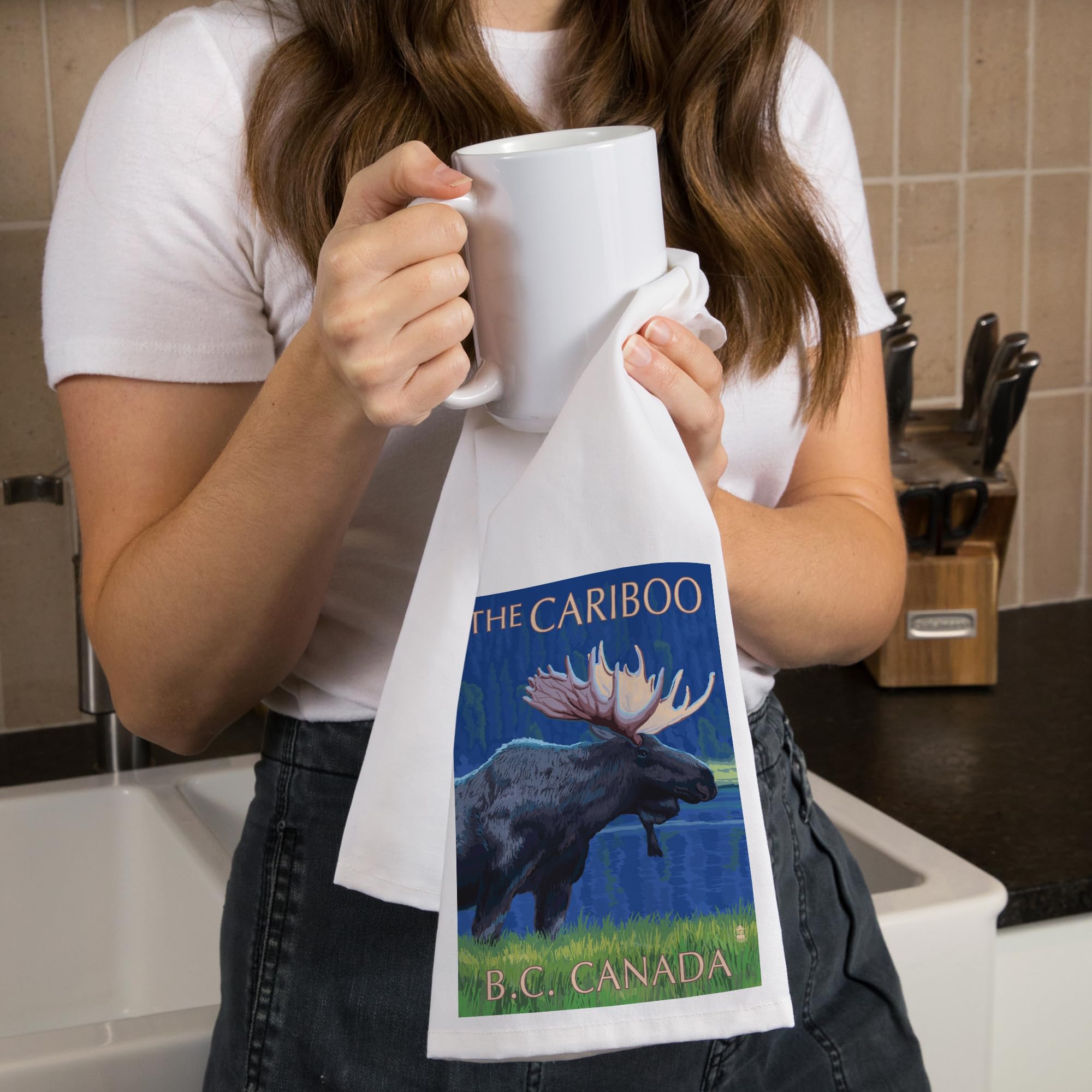 Lantern Press Moose at Night The Cariboo BC Canada 100% Cotton Tea Towel - Decorative Hand Towel for Kitchen, Home Decor & Gifts | Perfect for Dish Drying, Wall Art & Cozy Cabin Decor