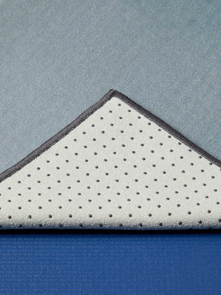 Manduka Yogitoes Yoga Mat Towel Aurora 2.0 - Non-Slip, Absorbent Yoga Towel for Hot Yoga, Pilates & Home Workouts - Perfect for Studios & Travel