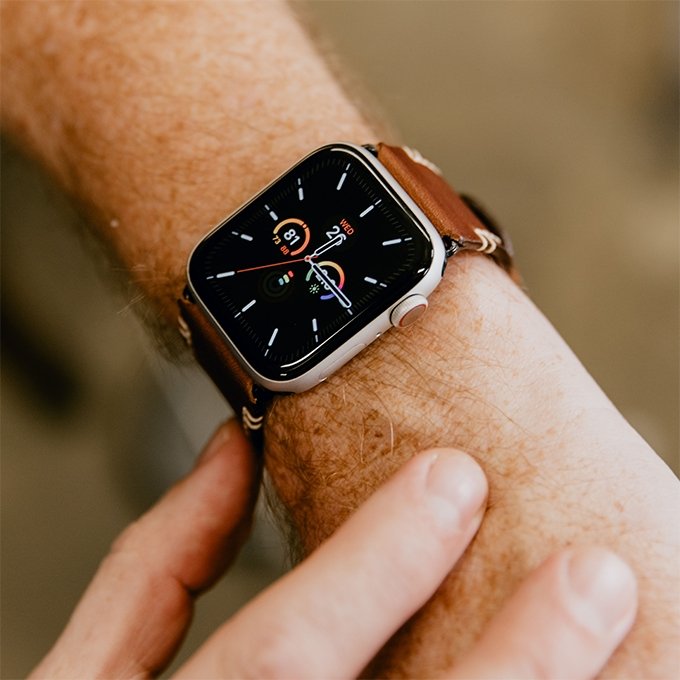 Premium Genuine Leather Apple Watch Bands for Men & Women - Comfortable & Durable Replacement Straps for Workout, Office & Everyday Use