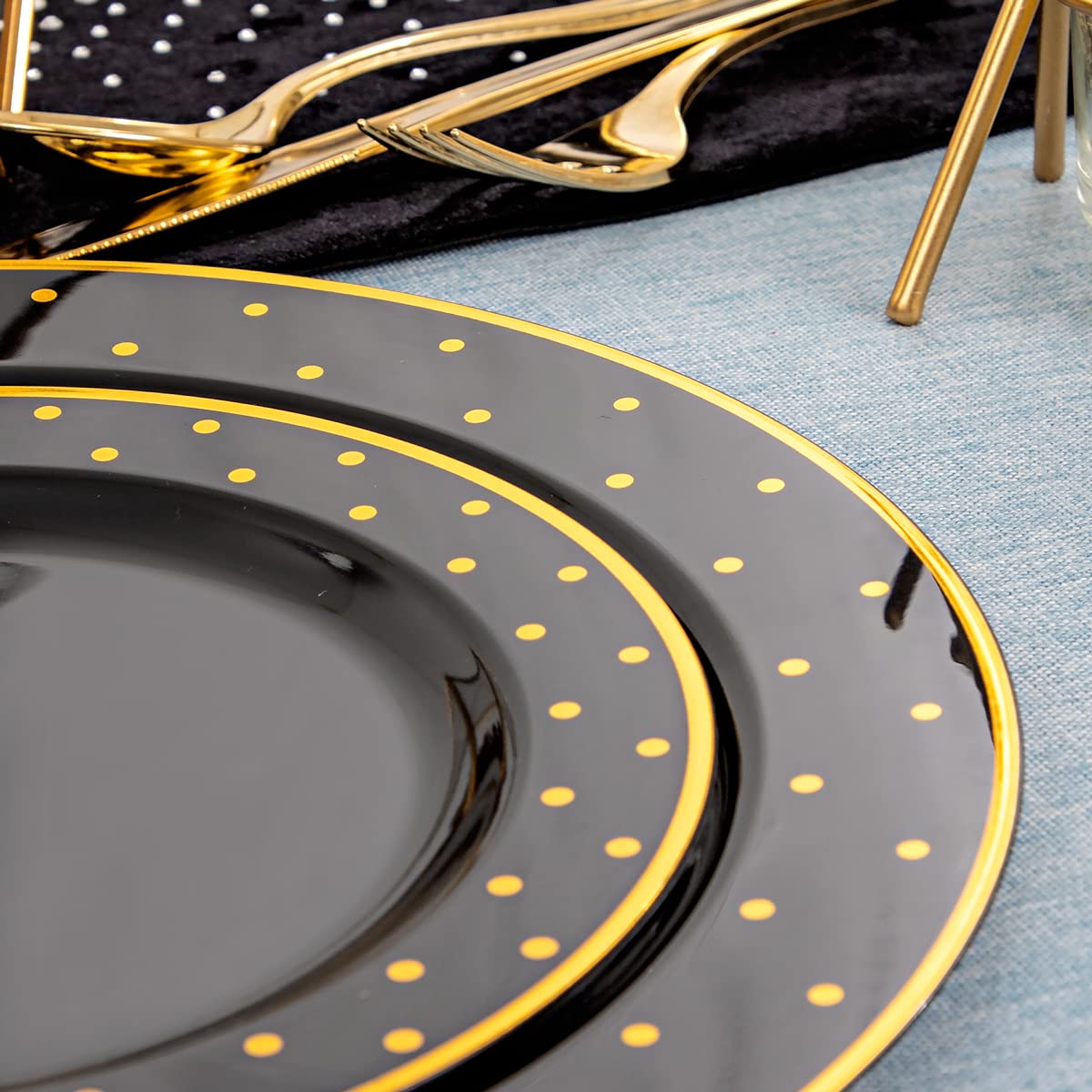 DaYammi 200-Piece Black and Gold Disposable Plastic Party Plates Set - Includes 40 Dinner Plates, 40 Dessert Plates, 40 Forks, 40 Knives & 40 Spoons - Elegant Tableware for Weddings, Birthdays, Anniversaries & Special Events