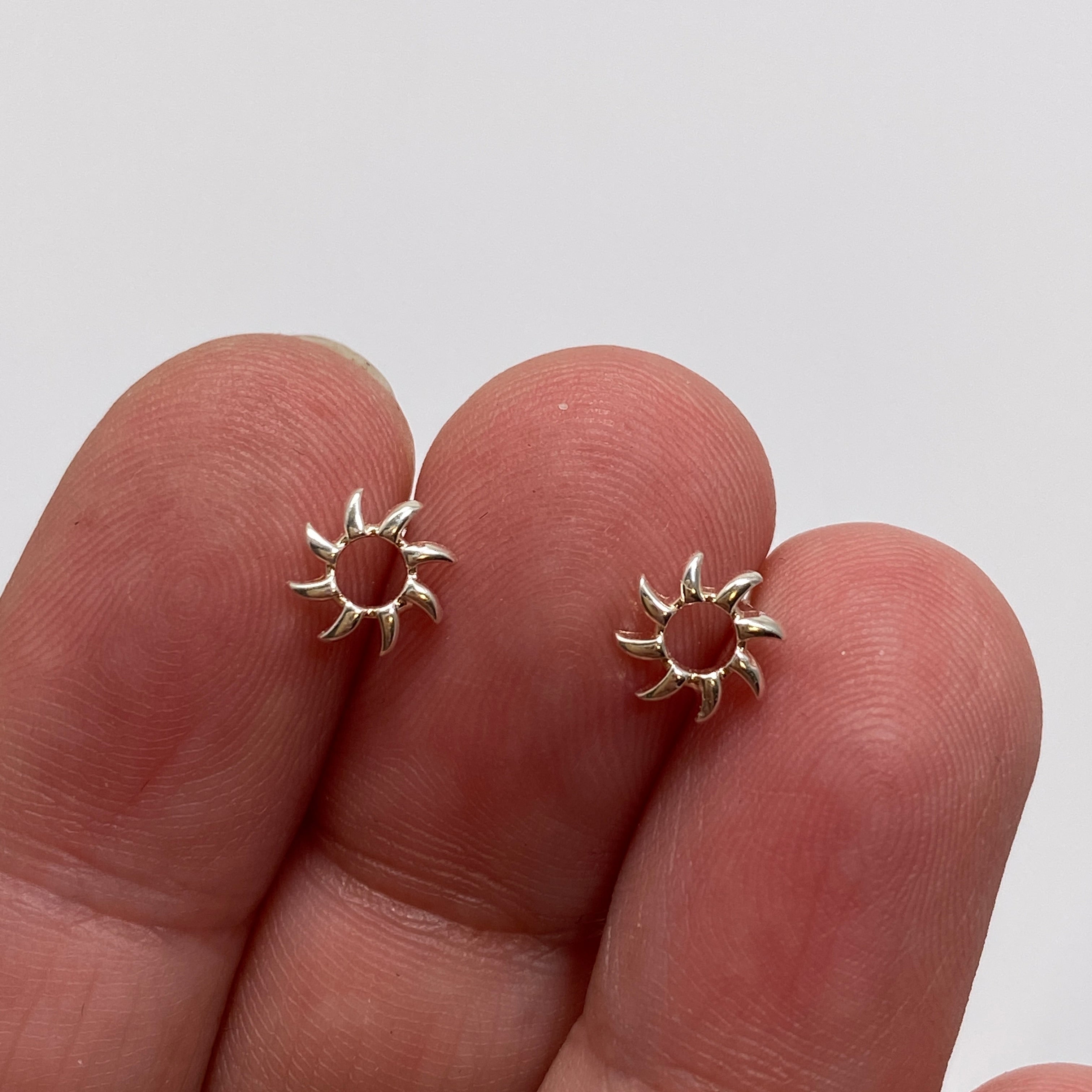 925 Sterling Silver Sun Stud Earrings for Women - SE1060 - Perfect for Everyday Wear, Parties & Gifts