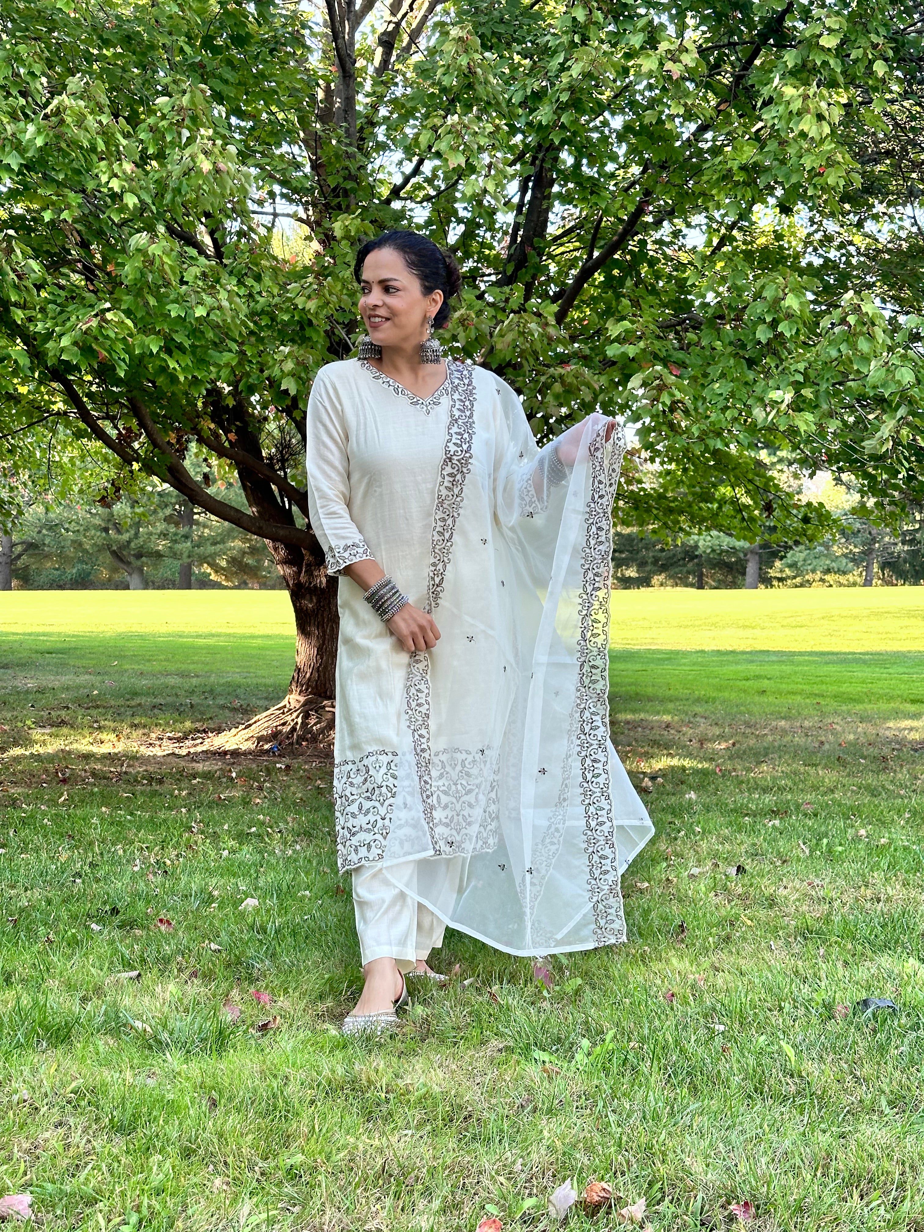Off White Silk Blend Kurta Set for Holi & Festivals | Traditional Indian Ethnic Wear for Men | Perfect for Weddings, Diwali & Cultural Celebrations