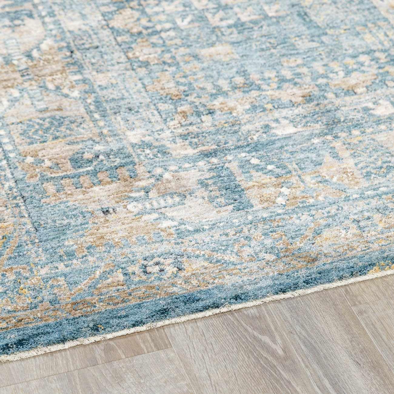 Hauteloom Cooranbong Traditional Beige Brown Blue Area Rug 6'7