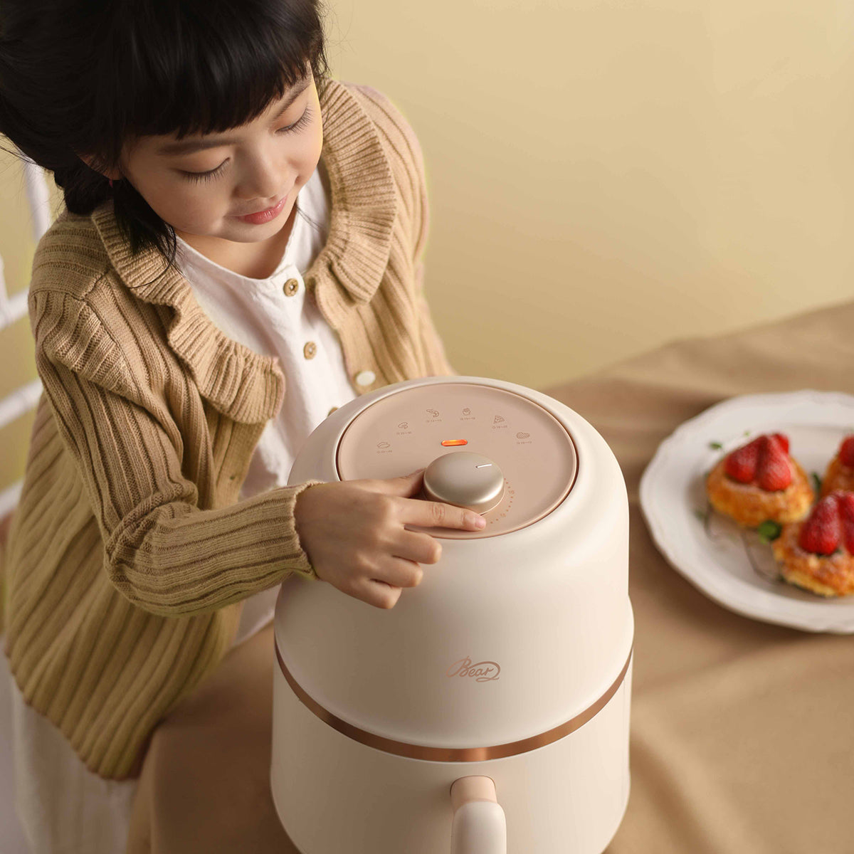 Bear MAF 091CW 3.7QT Multi-functional Mini Air Fryer - Perfect for Small Kitchens, Dorms & Healthy Cooking