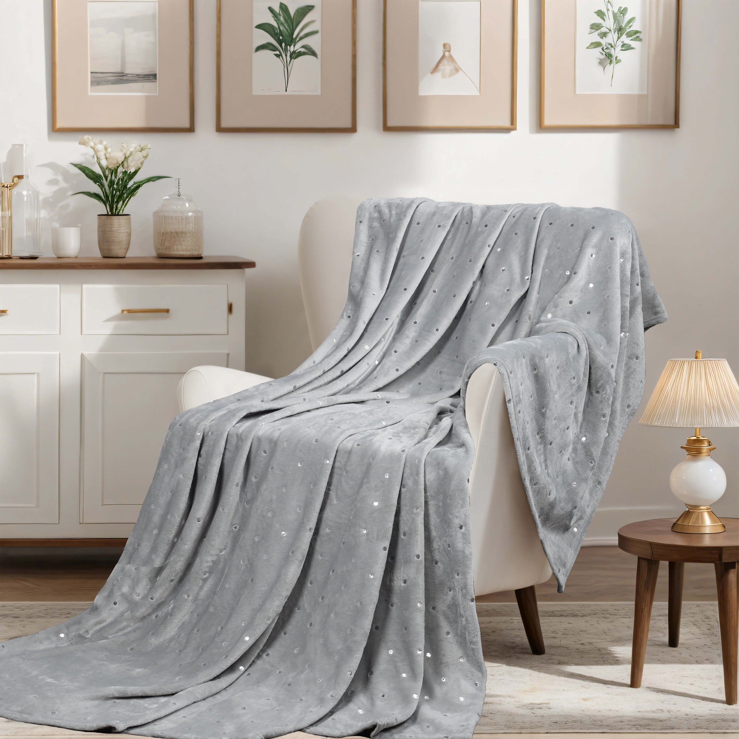 CozySoft Fleece Plush Blanket - Medium Weight, Ultra Soft & Fluffy - Perfect for Sofa, Bed, Couch & Home Decor - Warm Throw Blanket for Winter, Gifts & Cozy Nights
