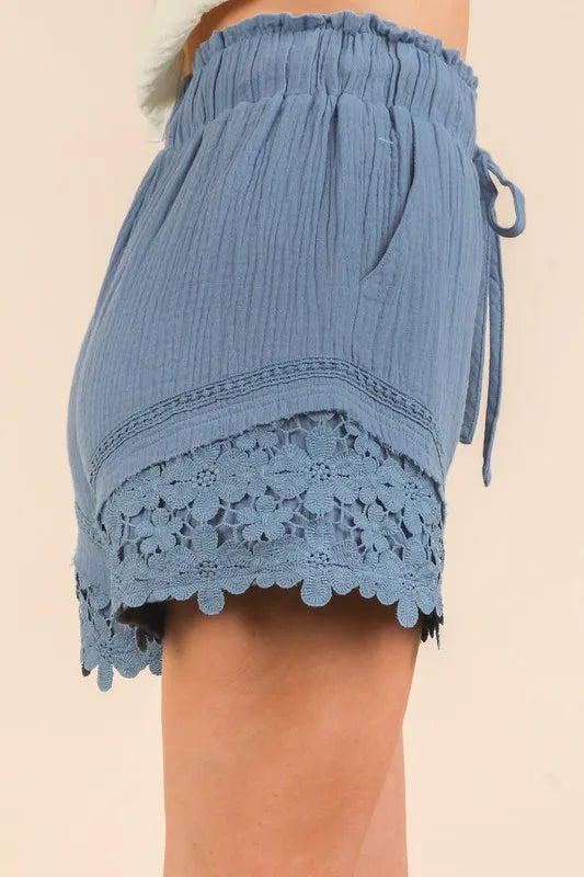 Stylish Lace Contrast Detail Woven Resort Shorts for Women - Perfect for Beach Vacations, Summer Outings & Tropical Getaways