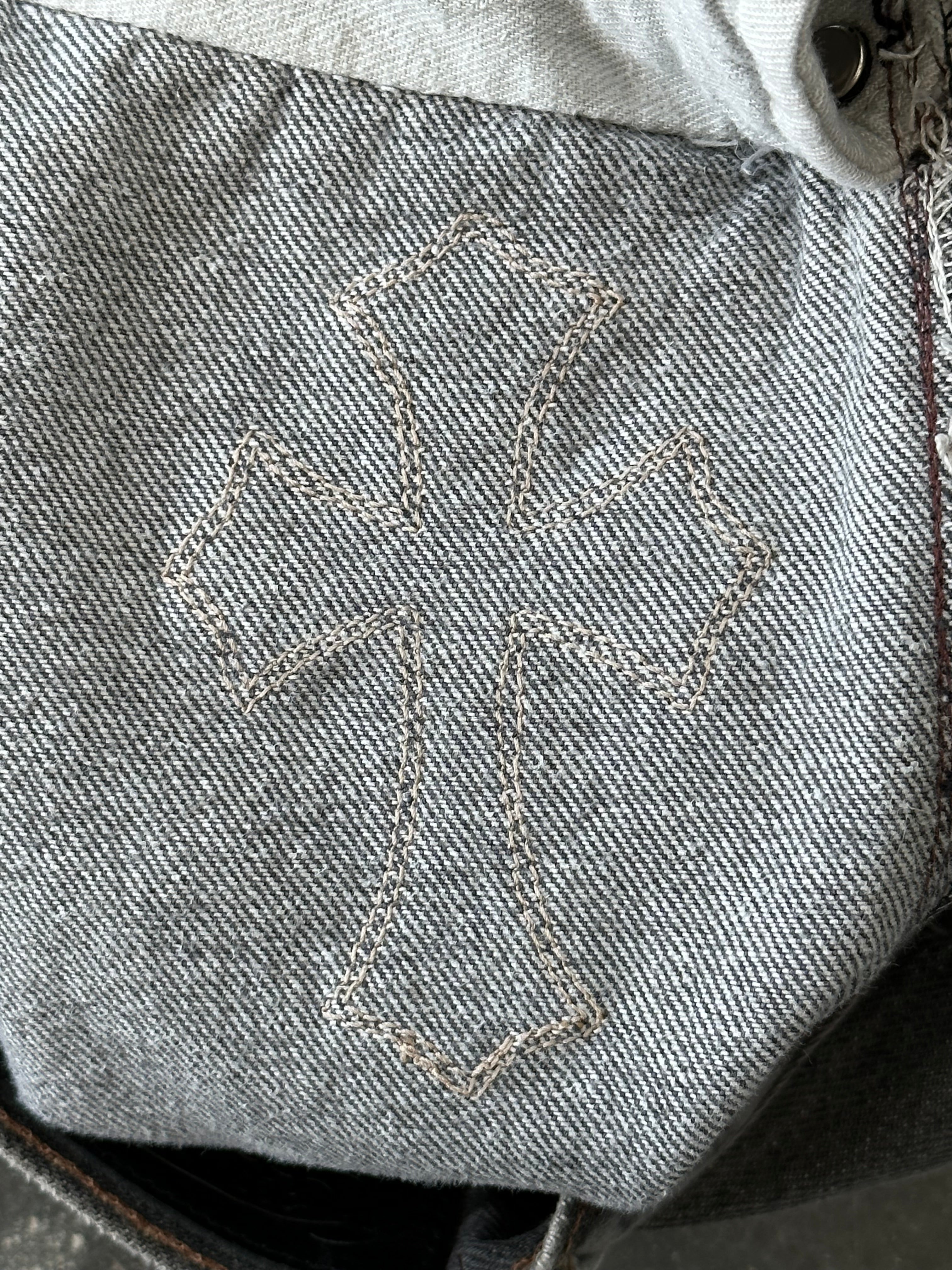 Chrome Hearts x Levi's Grey & Gold Cross Patch Distressed Denim Jeans - Stylish Vintage Look for Casual Wear & Street Fashion