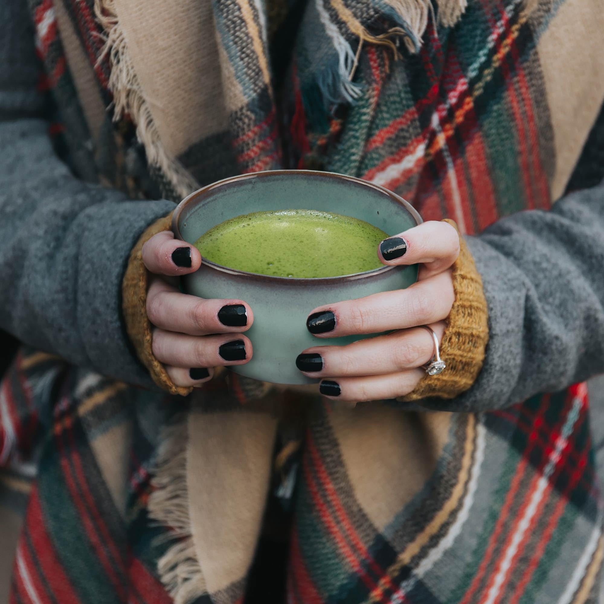 Premium Matcha Tea Bowl - Handcrafted BambooMN Traditional Japanese Tea Set, Shimmering Blue Ceramic (1 Piece) - Perfect for Tea Ceremonies, Zen Meditation & Home Decor