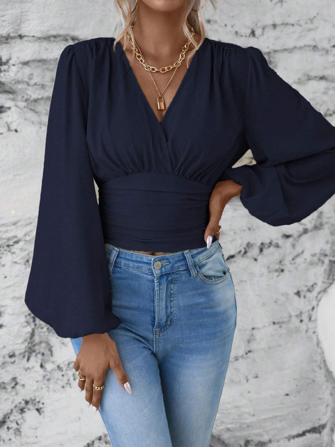 Stylish Synched Waist Balloon Sleeve Resort Top - Women's Fashion Blouse for Beach Vacation & Summer Outings