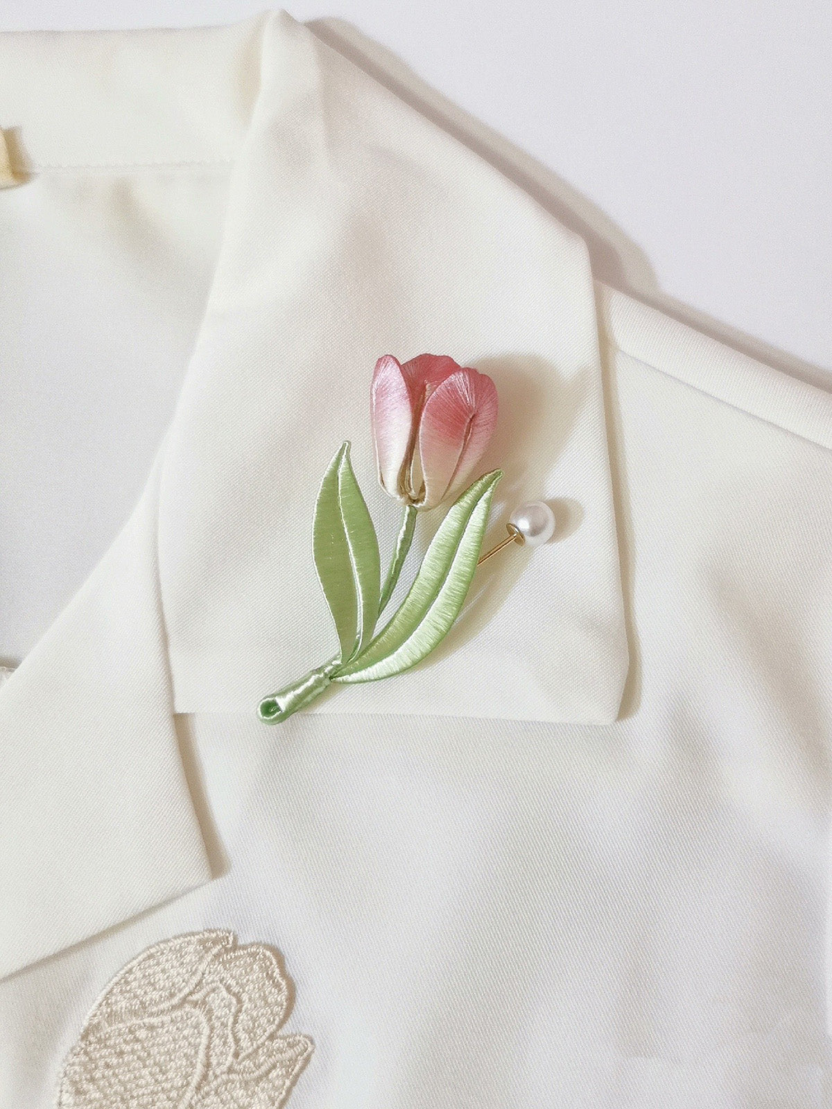 Elegant Handmade Silk Tulip Brooch - Floral Fashion Accessory for Women, Perfect for Weddings, Parties, and Special Occasions