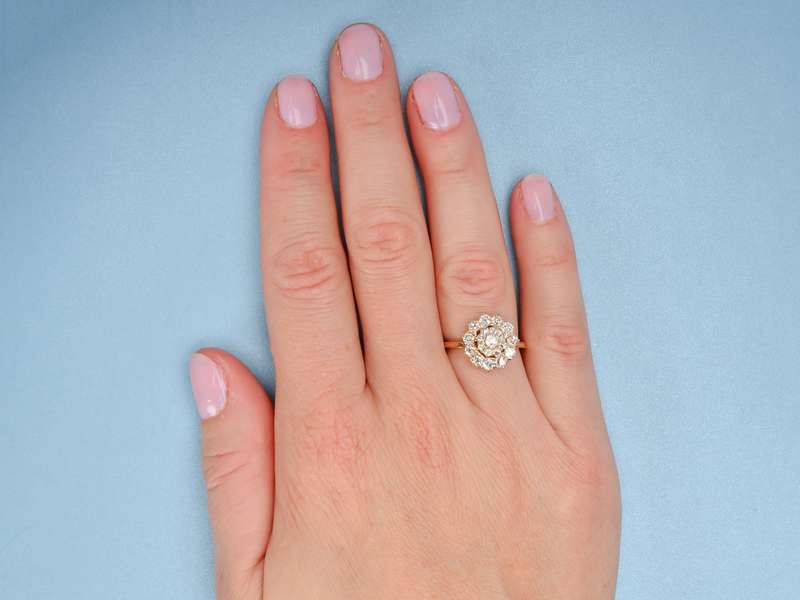 Exquisite Antique Diamond Cluster Ring - Vintage Elegance for Weddings, Anniversaries & Special Occasions
