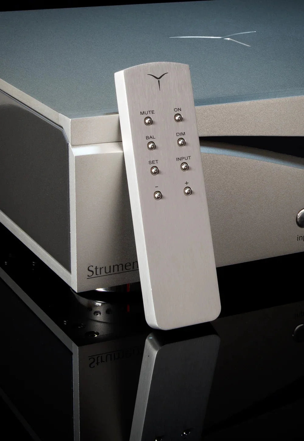 Audia Flight Strumento No.1 High-End Preamplifier - Premium Audio Equipment for Home Theater & Hi-Fi Systems