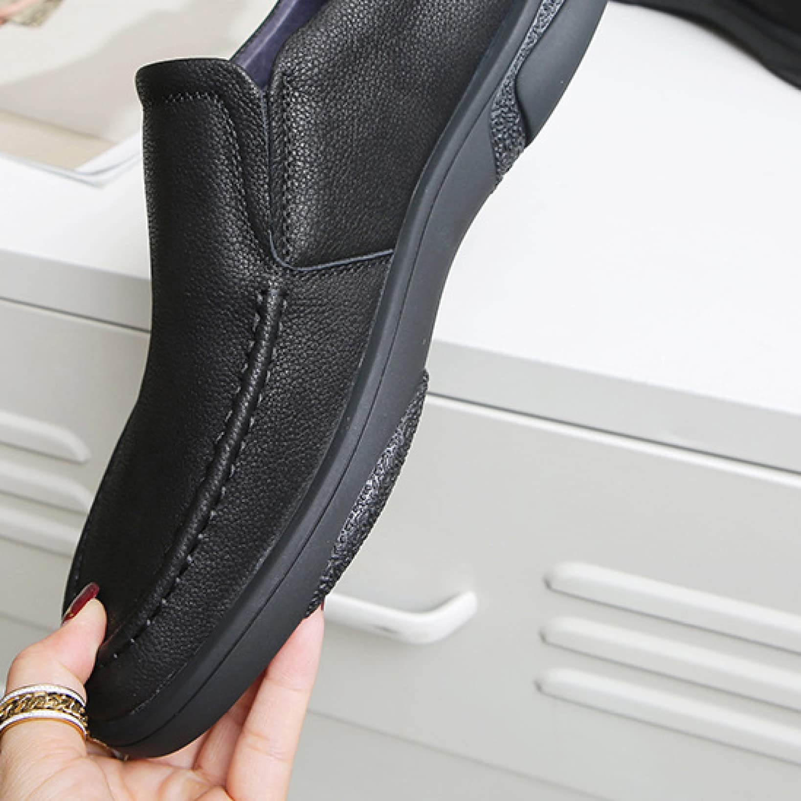 Hoxekle Men's Slip On Loafers - Comfortable Leather Boat Shoes for Men, Lightweight & Breathable Casual Flats - Perfect for Outdoor Walking, Travel & Daily Wear