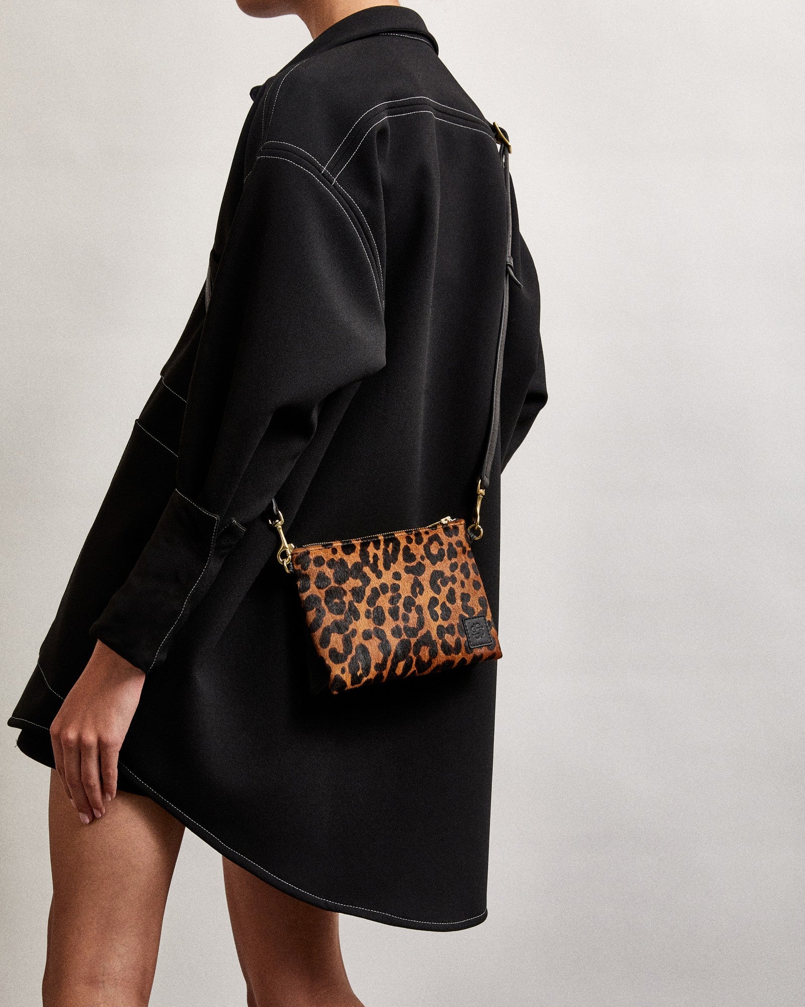 Mr Minimese Leopard Print Women's Handbag - Stylish Toffee Brown Crossbody Purse for Casual Outings, Shopping & Date Nights