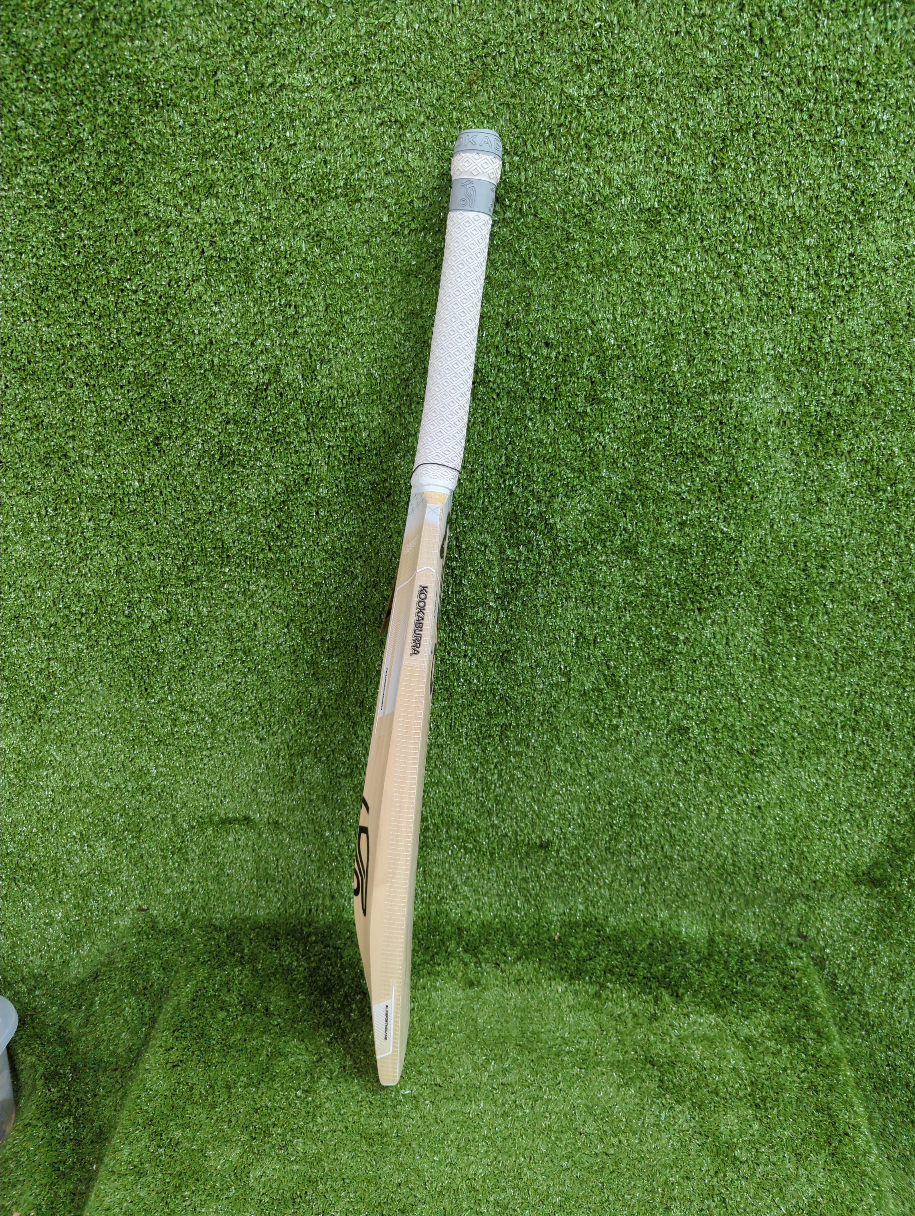 Kookaburra Ghost 6.4 Junior/Youth Cricket Bat - English Willow - Perfect for Youth Cricket Training & Matches