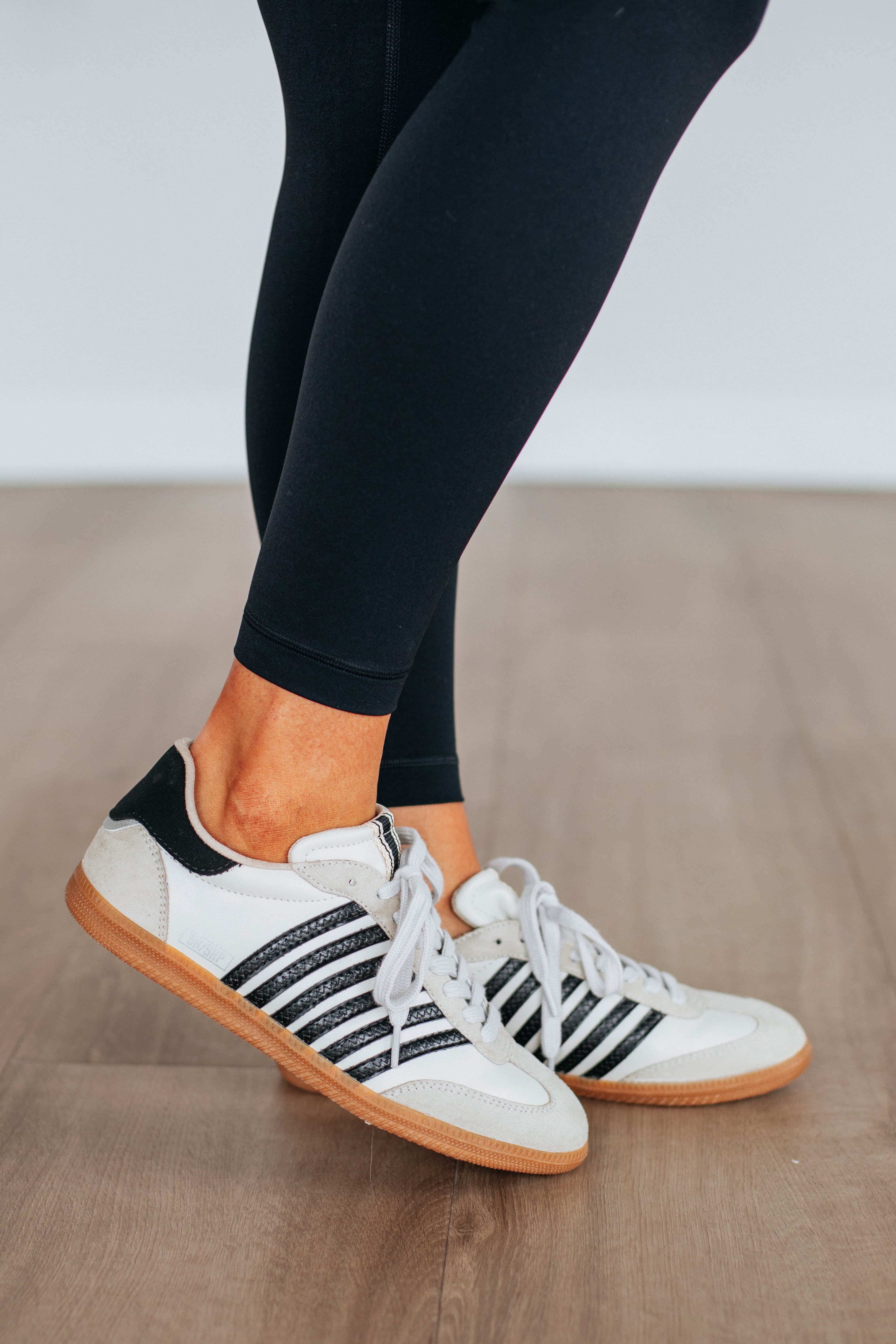 Trendy Black Mix Sneakers for Women & Men - Stylish & Comfortable Walking Shoes for Casual Outfits & Everyday Wear