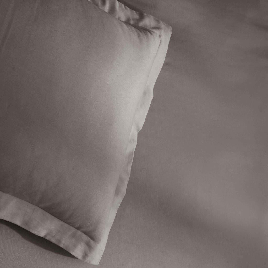 Premium 100% Egyptian Cotton Duvet Cover Set - 300 Thread Count, Breathable & Soft Bedding for All Seasons - Perfect for Master Bedroom, Guest Room & Luxury Hotels