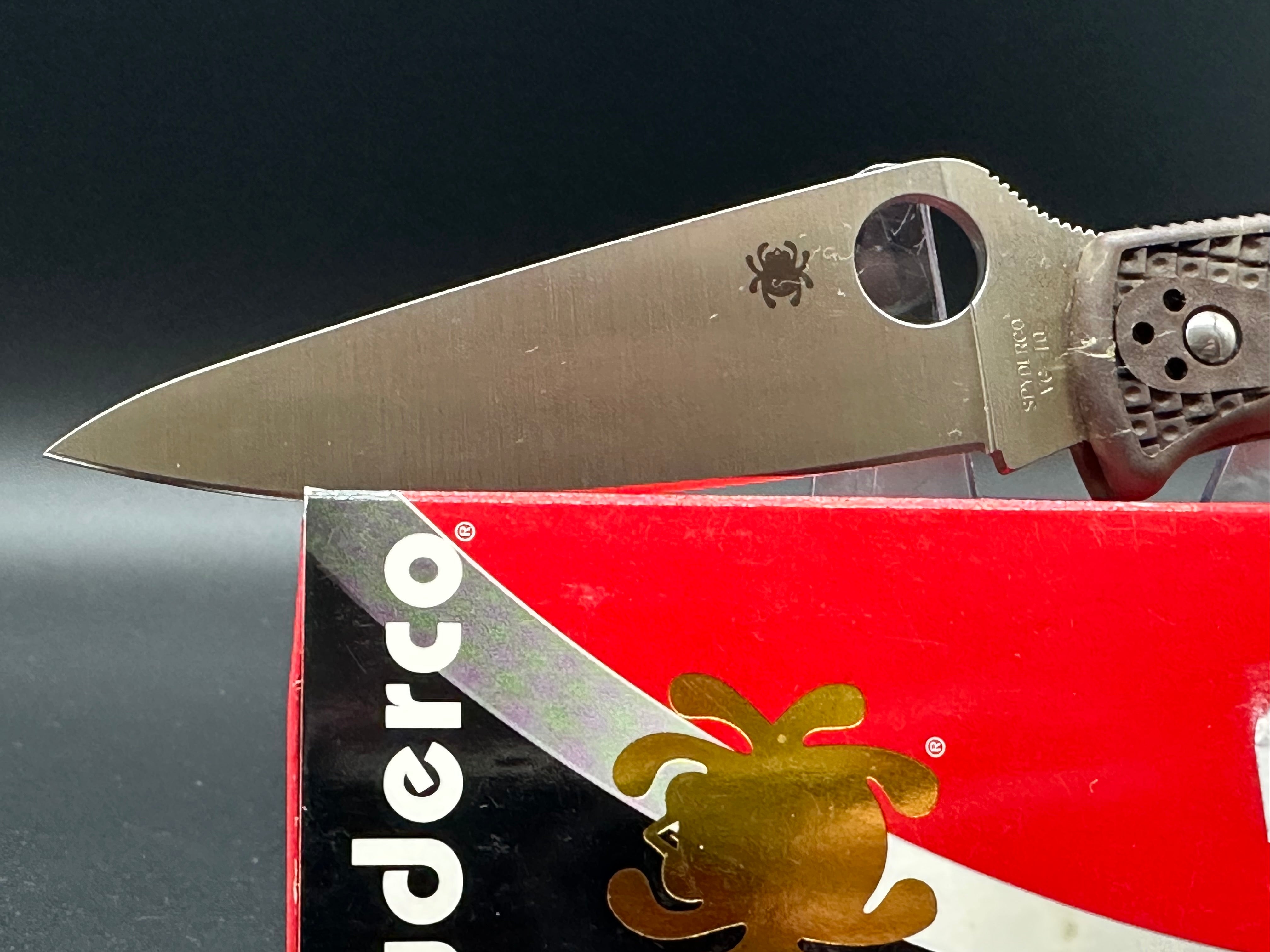 Spyderco Endura 4 Folding Knife - Zome Green FRN Handle, C10ZFPGR Model - Perfect for Outdoor Camping, Hiking & Everyday Carry (EDC)