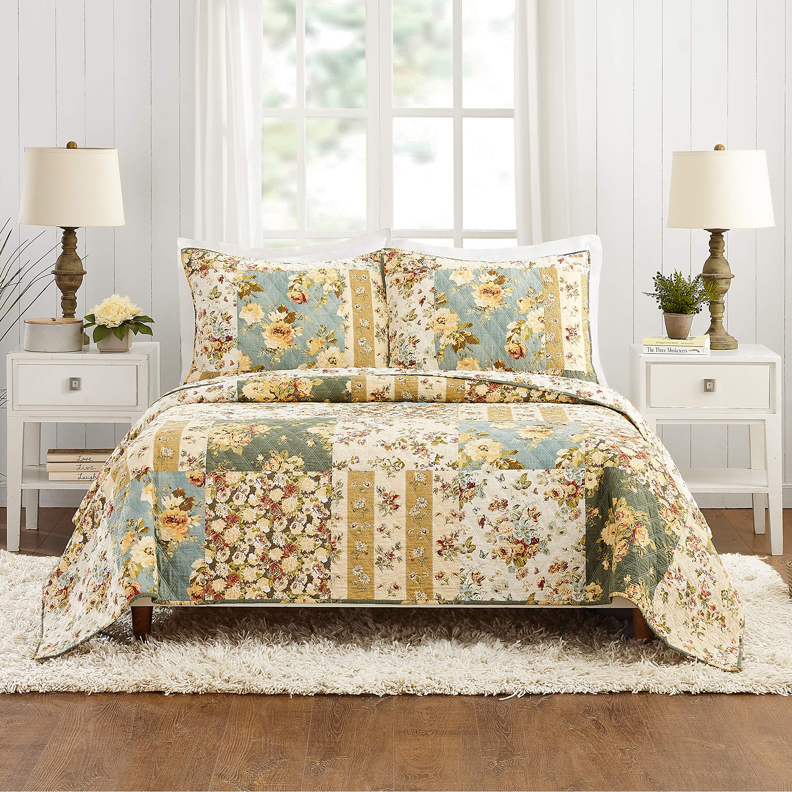 Floral Patch Vintage Quilt Set with 2 Shams | Lightweight Patchwork Coverlet for Full/Queen Beds | All-Season Bedding for Cozy Bedrooms & Guest Rooms