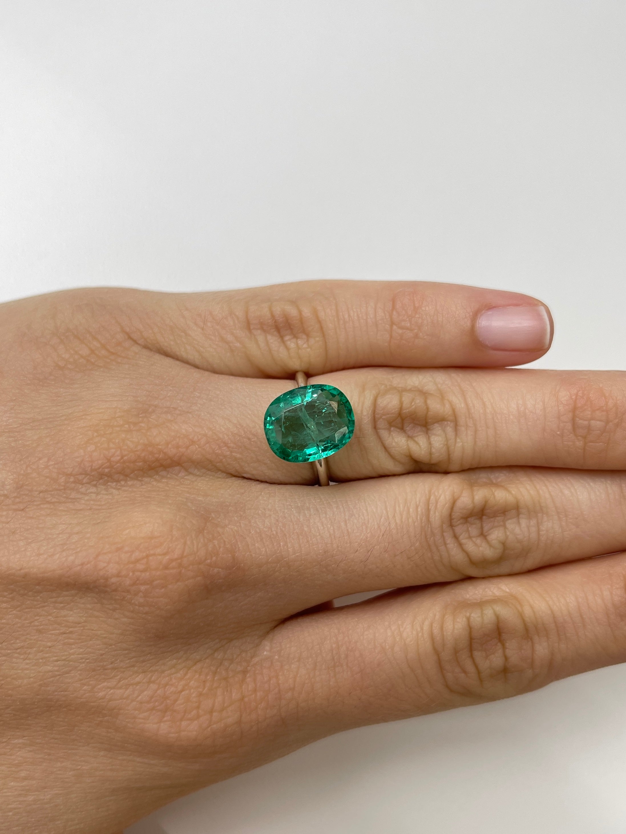 5.09 Carat 13x11mm Natural Zambian Emerald - Bubbly Hybrid Cushion/Oval Cut Loose Gemstone for Jewelry Making & Engagement Rings