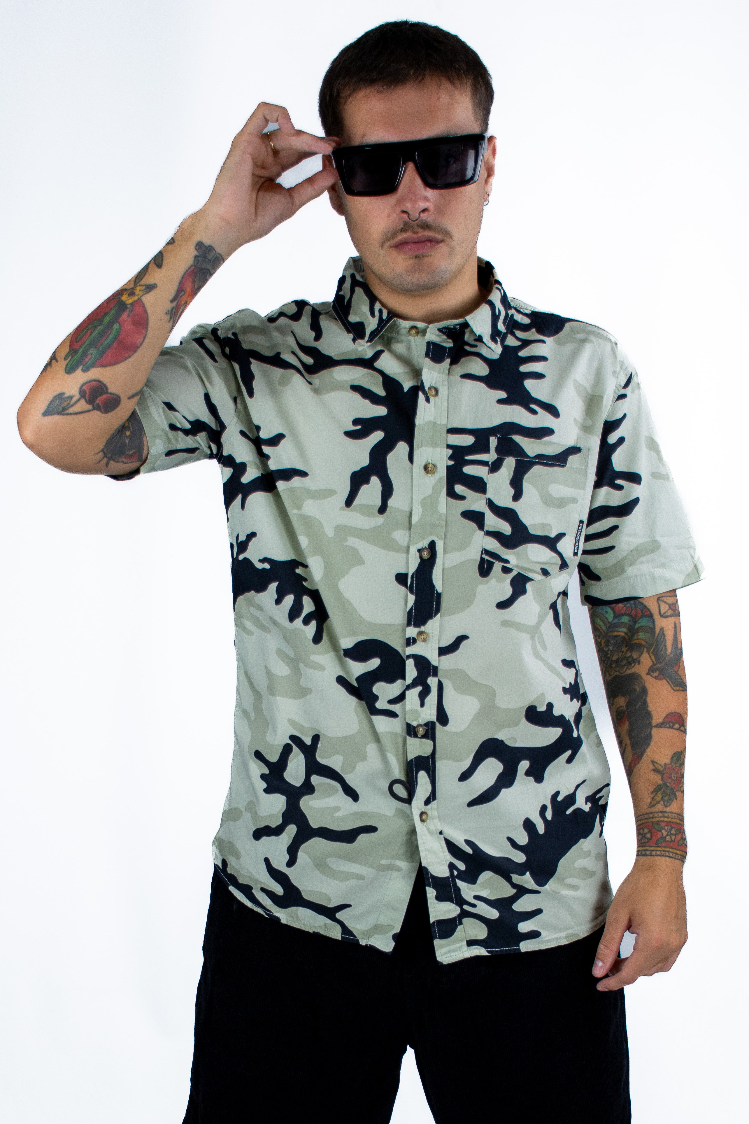 DC Men's Warrior MC T-Shirt - Superhero Graphic Tee for Casual Wear & Street Style