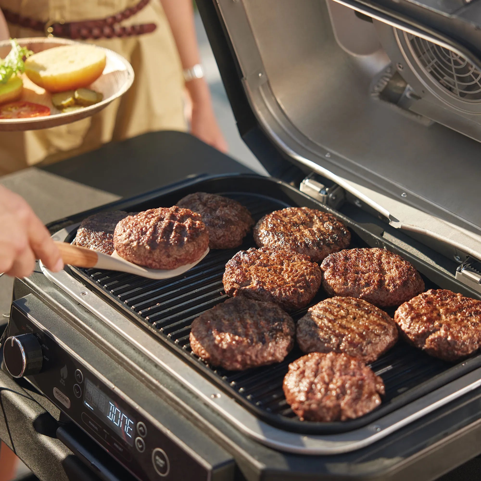 Ninja Woodfire Pro XL Outdoor Electric BBQ Grill & Smoker - Portable Grill for Backyard, Camping & Tailgating - Perfect for Smoking, Grilling & Roasting