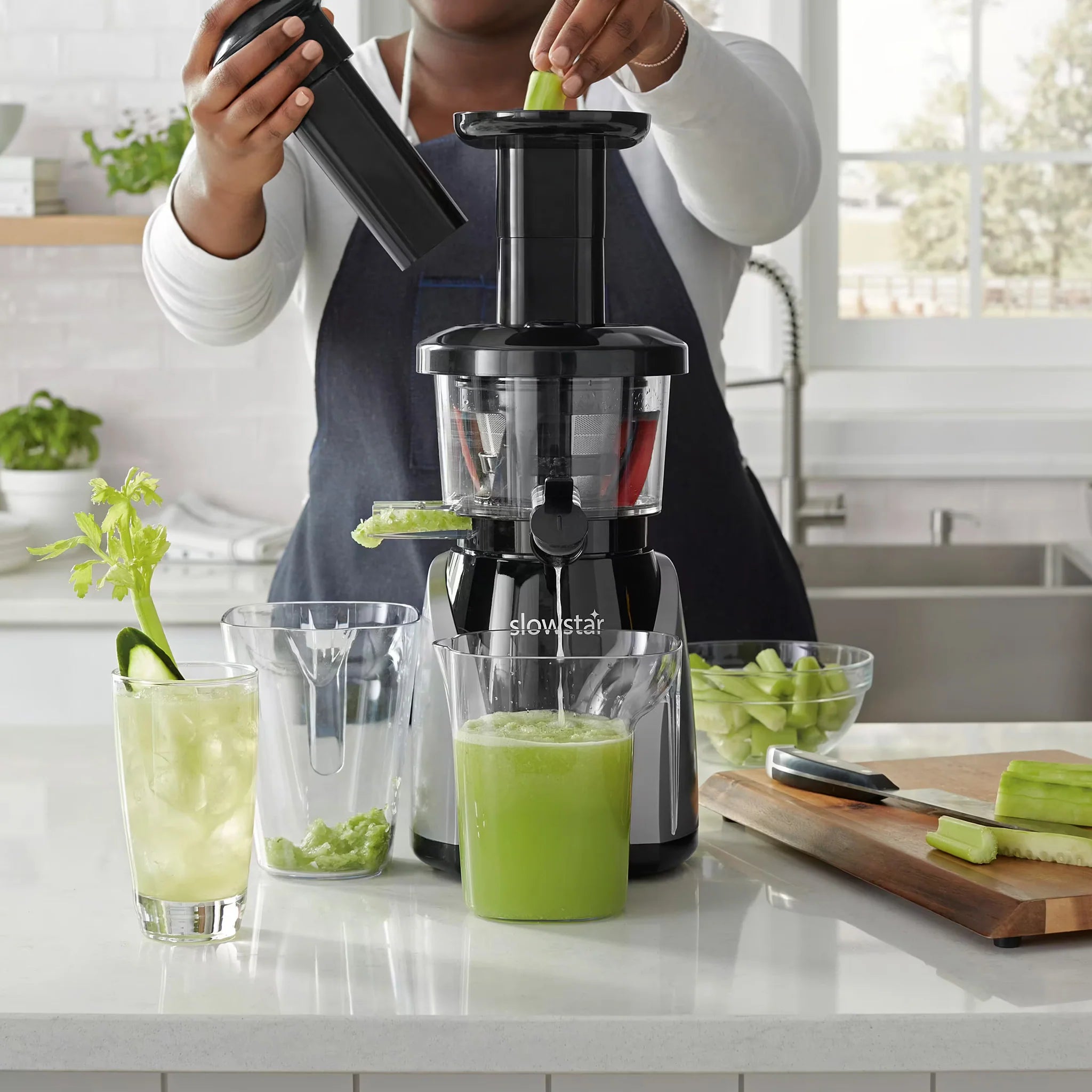 Slowstar® Vertical Slow Juicer & Mincer - Cold Press Juicer for Fruits and Vegetables, Quiet Motor, Easy to Clean - Perfect for Healthy Juicing at Home, Gym, or Office