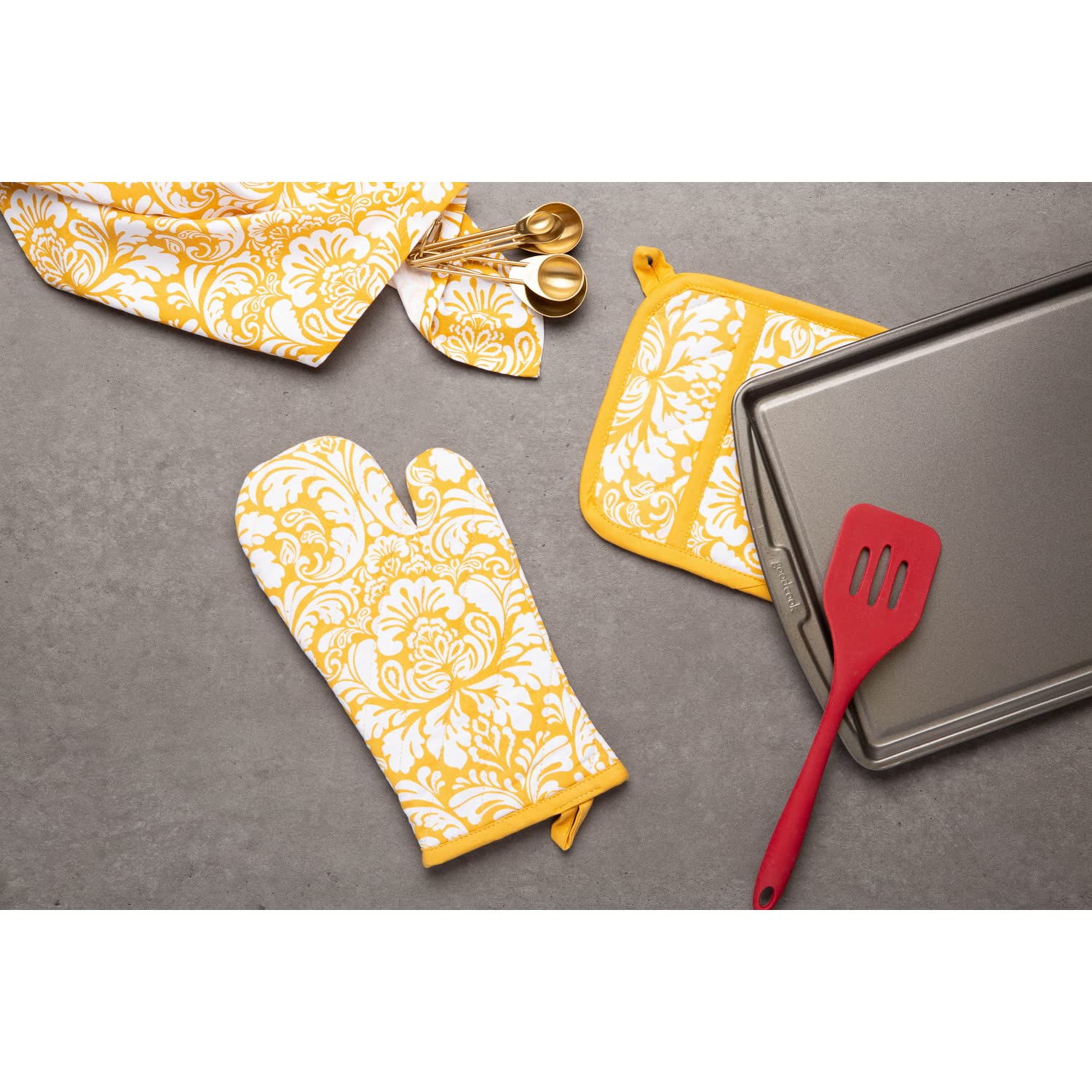 DII Quilted Oven Mitt and Potholder Set - Heat Resistant Kitchen Accessories with Hanging Loop for Easy Storage (6.5x12 Mitt & 8x8.5 Holder) - Mustard Damask Print - Perfect for Baking, Cooking, Grilling and Kitchen Decor