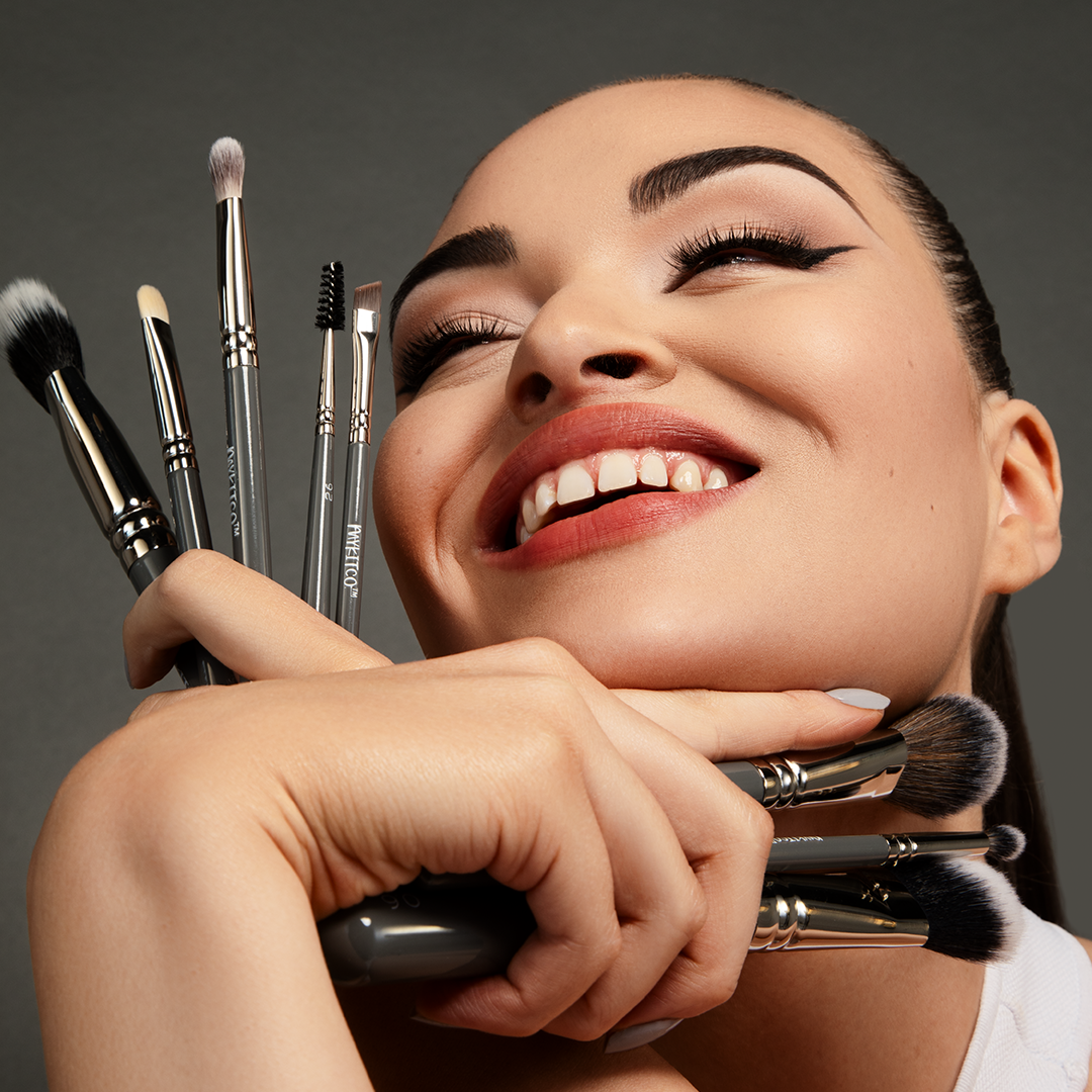 Professional 12-Piece Essential Artistry Brush Set for Makeup & Face Painting - Perfect for Beginners, Artists & Cosplay Enthusiasts | Ideal for Daily Makeup, Special Effects & Halloween Costumes