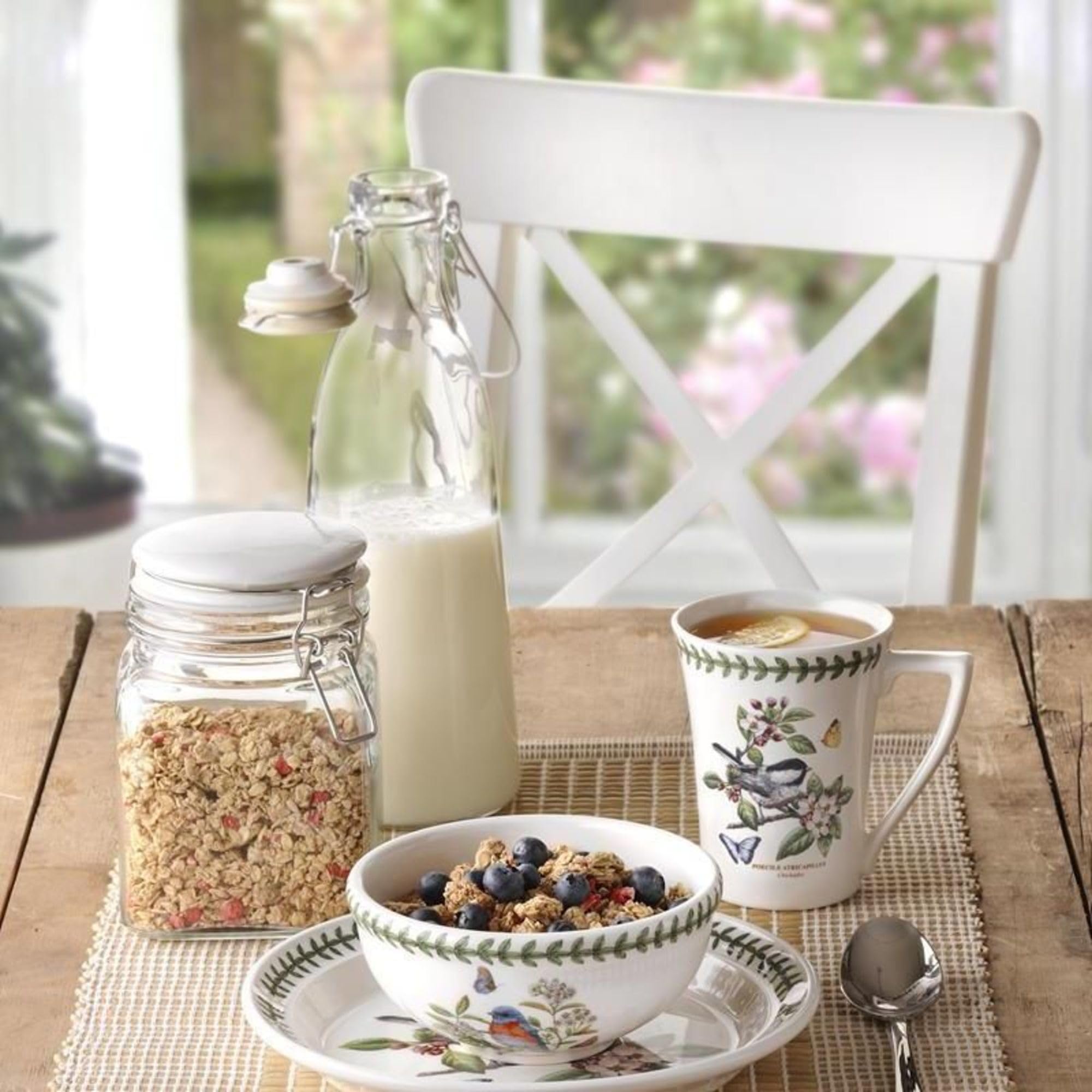 Portmeirion Botanic Garden Birds Tankard Mug - Baltimore Oriole Design, 12oz Ceramic Coffee Cup with Chip-Resistant Glaze | Dishwasher, Microwave & Oven Safe | Rustic Charm for Home, Office or Coffee Shop | Perfect for Hot Beverages, Gift Giving & Collectible Display