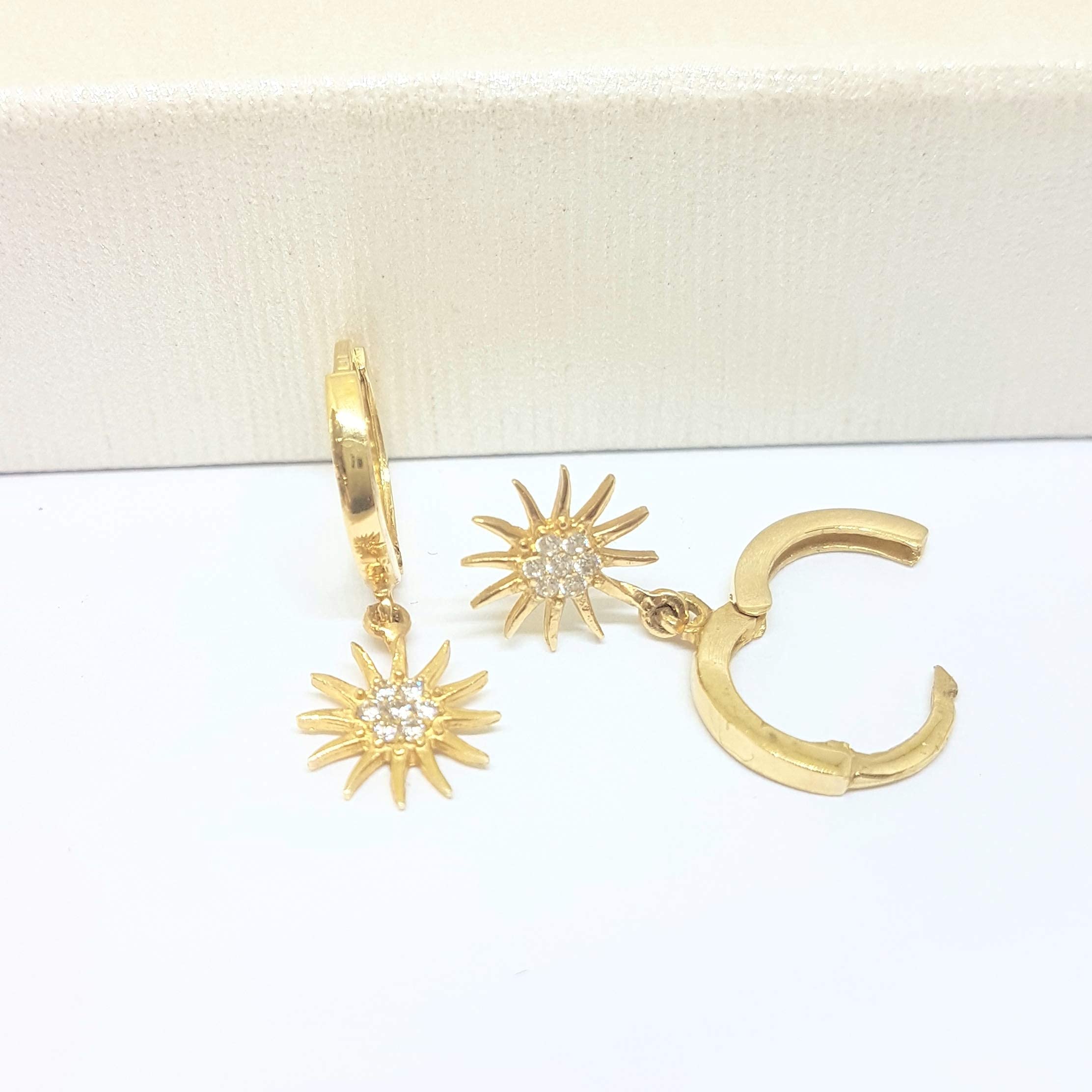14K Solid Gold Dangle Hoop Earrings for Women - Elegant Sun Drop Design, Perfect Birthday & Christmas Gift for Her, Mom Jewelry - Ideal for Summer Outfits, Beach Vacations & Special Occasions