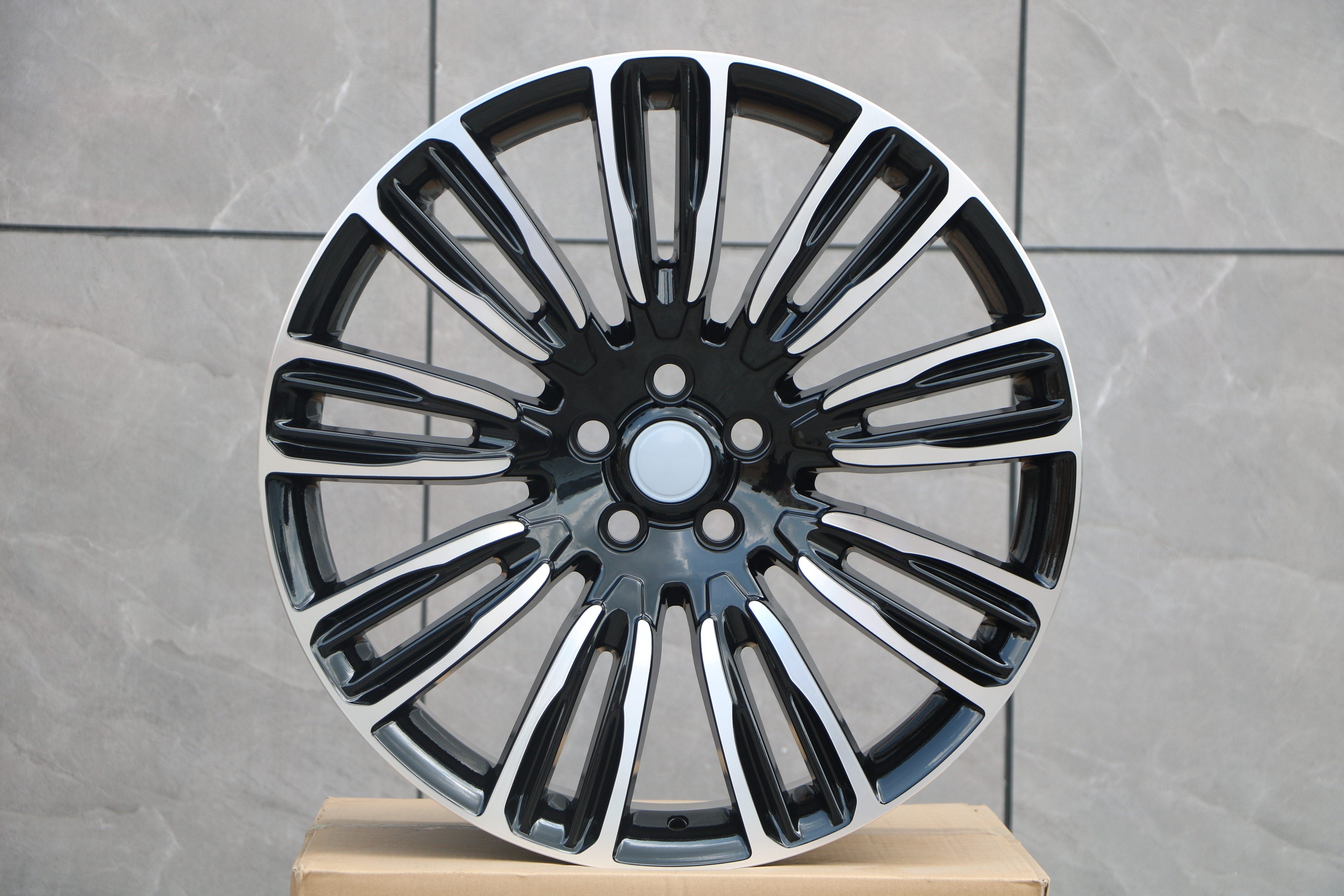 22-Inch Alloy Wheels for Range Rover Vogue, Sport, Defender, Discovery & LR3/LR4 - Premium Off-Road & Luxury SUV Rims for Enhanced Style & Performance