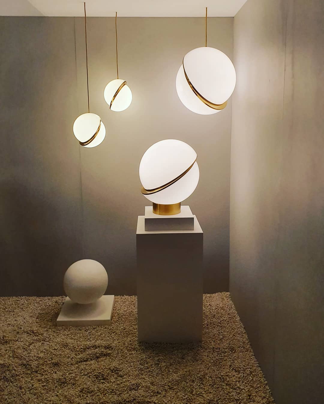 Modern Crescent Table Lamp - Adjustable LED Bedside Night Light for Bedroom, Living Room & Office - Warm White & Cool White Light Modes