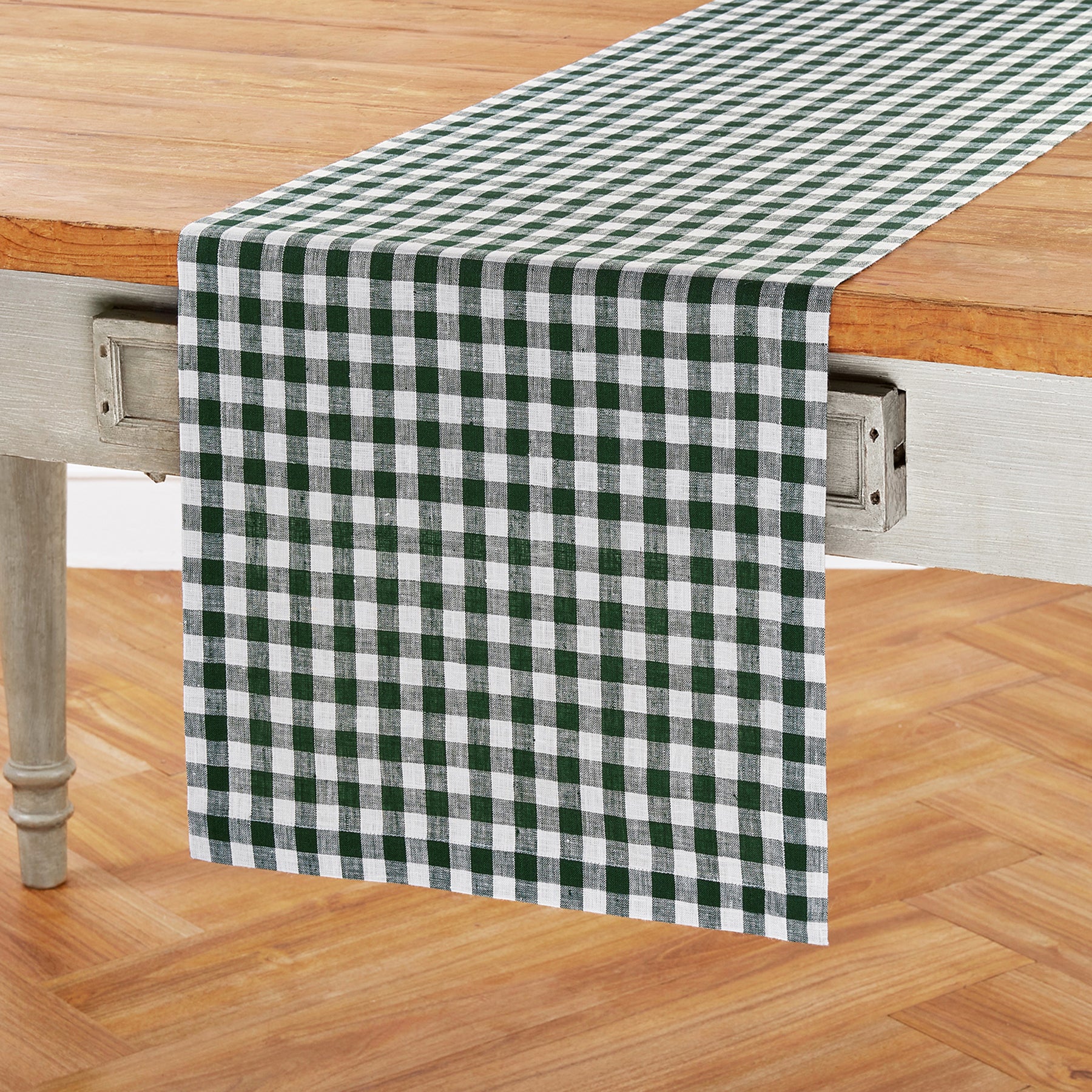 Stylish Gingham Table Runner for Dining Room Decor - Perfect for Farmhouse, Rustic, and Country Style Tables