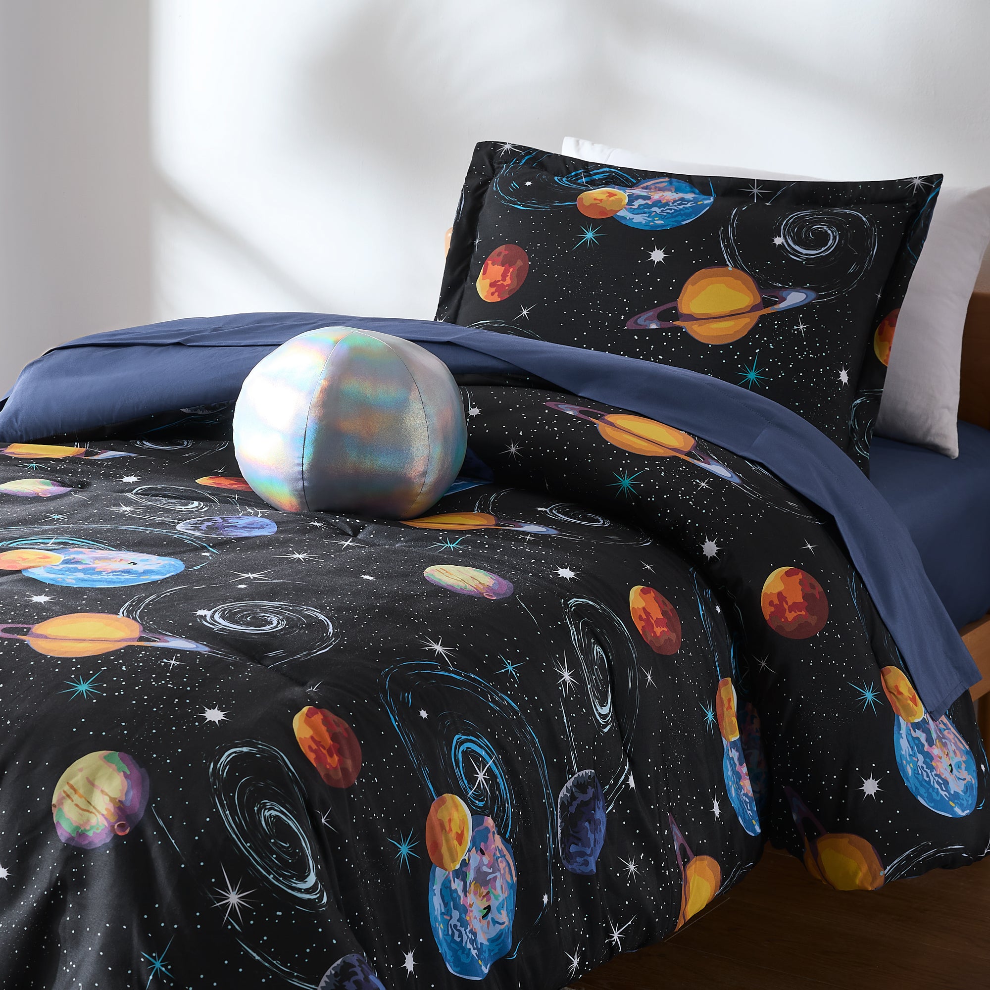 Mysterious Universe Comforter Set - Galaxy Themed Bedding for Kids & Teens - Perfect for Space Lovers' Bedrooms & Dorm Rooms