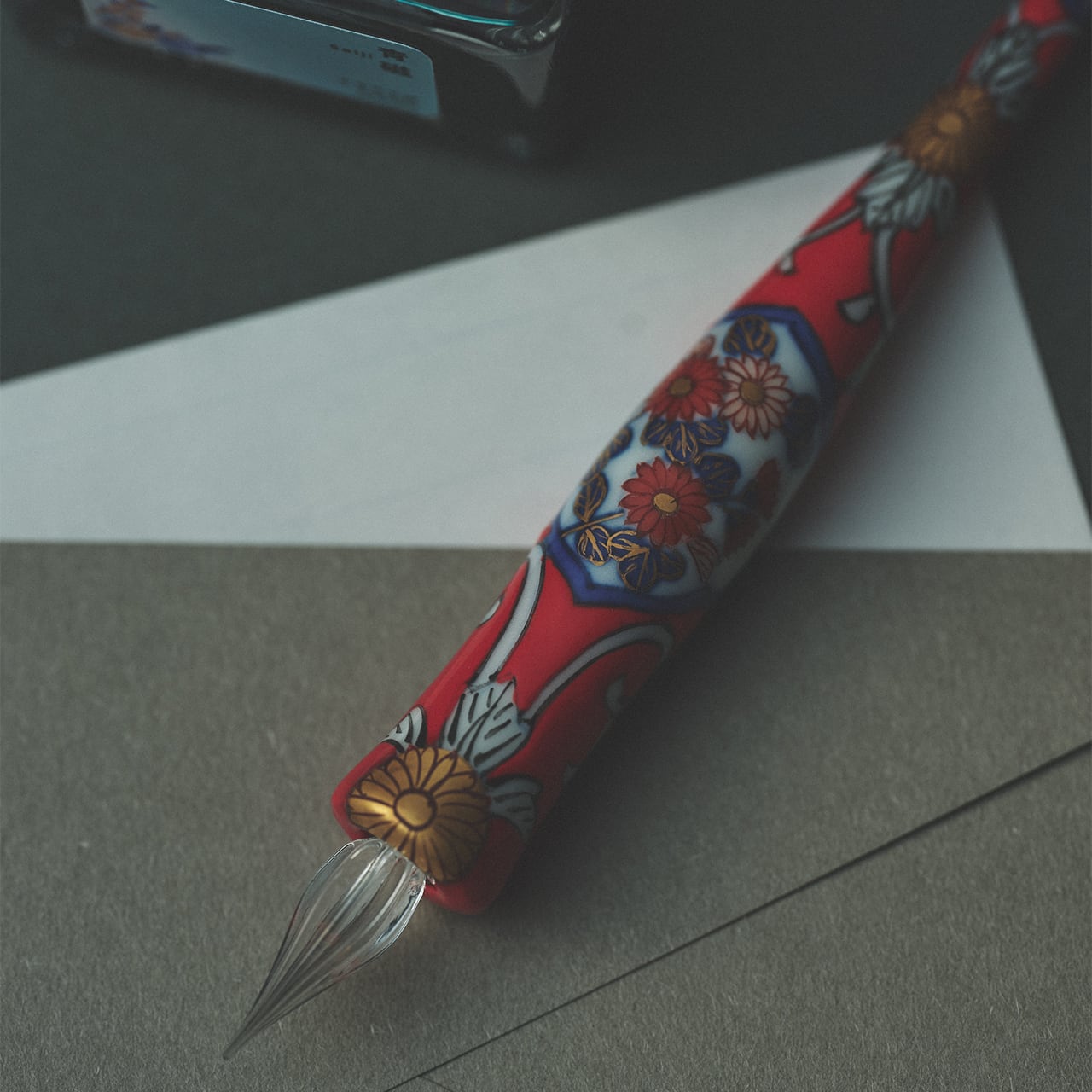 Imari Yaki Japanese Glass Dip Pen - Red & Gold Floral Arabesque Design for Calligraphy, Art & Letter Writing | Elegant Handwriting Tool for Artists & Stationery Lovers