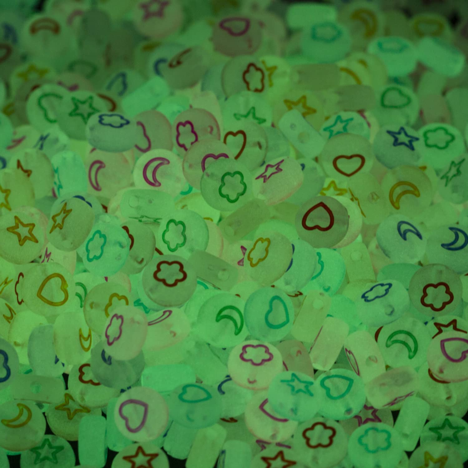 500 Pcs Glow in The Dark Acrylic Beads - Stars, Moon, Hearts & Petals for DIY Jewelry Making, Bracelets & Necklaces - Perfect for Kids Crafts, Party Favors & Nighttime Decor