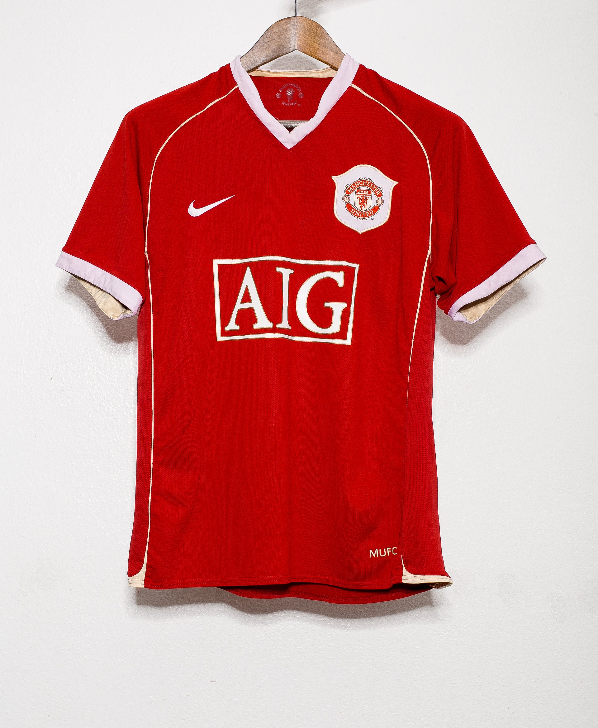 2006 Manchester United Home Jersey #7 Cristiano Ronaldo - Men's Soccer Shirt for Fans & Collectors - Perfect for Matchdays, Gifts & Memorabilia