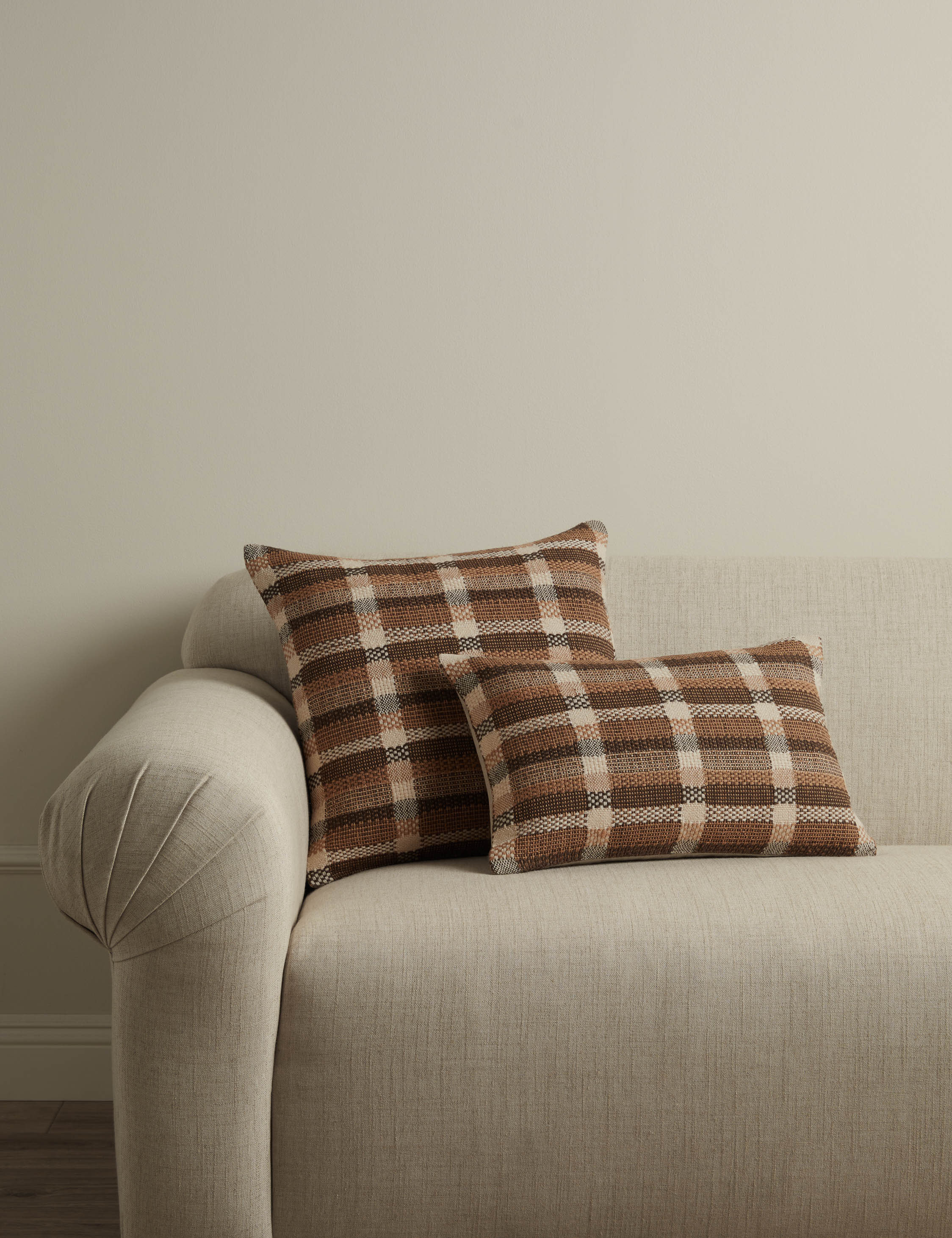 Premium Effie Wool Pillow - 100% Natural Hypoallergenic & Breathable - Perfect for Side Sleepers, Back Pain Relief & Allergy Sufferers - Ideal for Bedroom, Nursery & Travel Use
