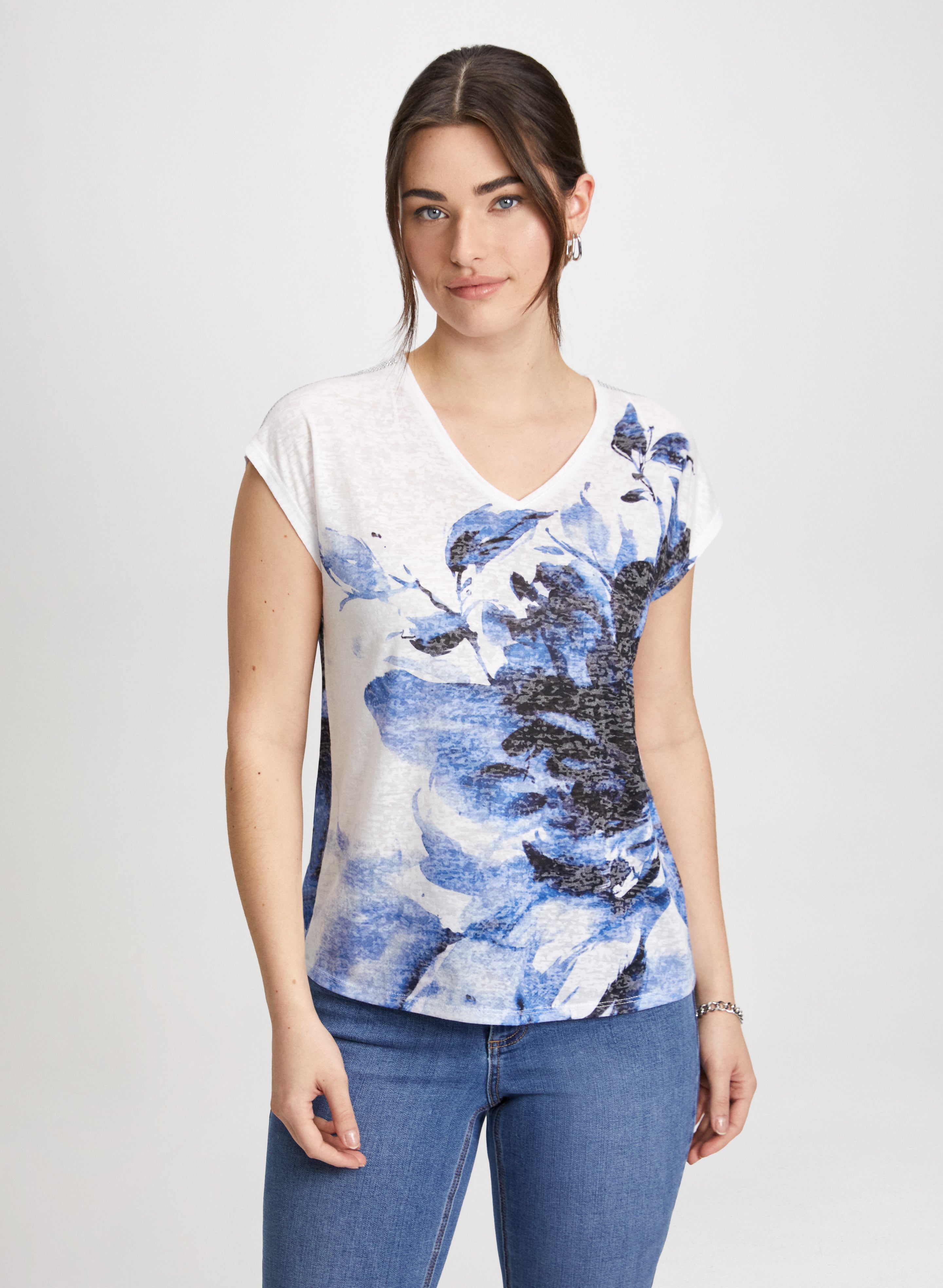 Floral Print Burnout T-Shirt for Women - Soft Vintage Style Summer Tee - Perfect for Casual Outfits, Beach Days & Music Festivals