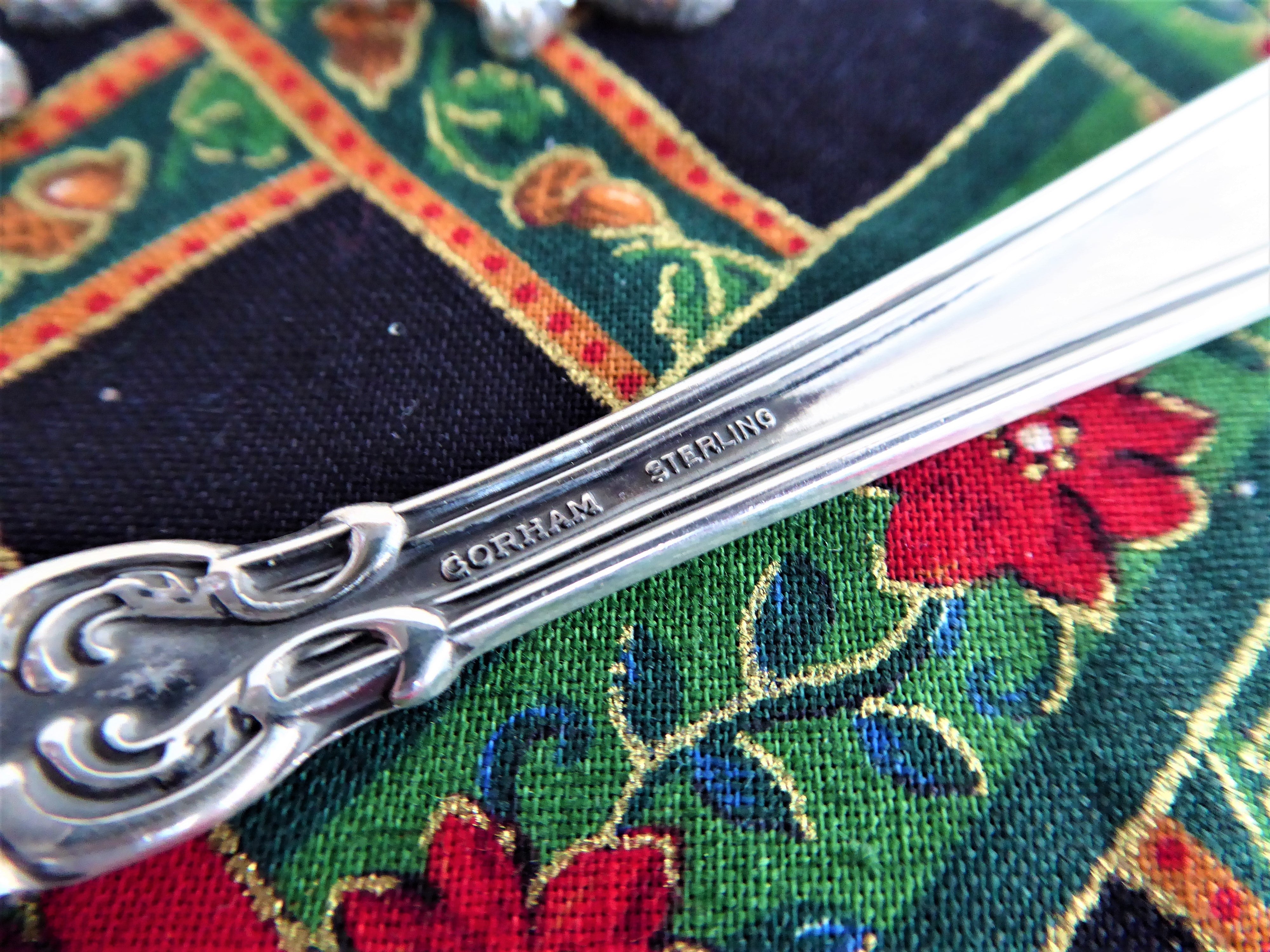 Gorham Chantilly Sterling Silver Serving Spoon with 2002 Christmas Snowflake Design - Perfect for Holiday Tea Parties & Festive Gatherings