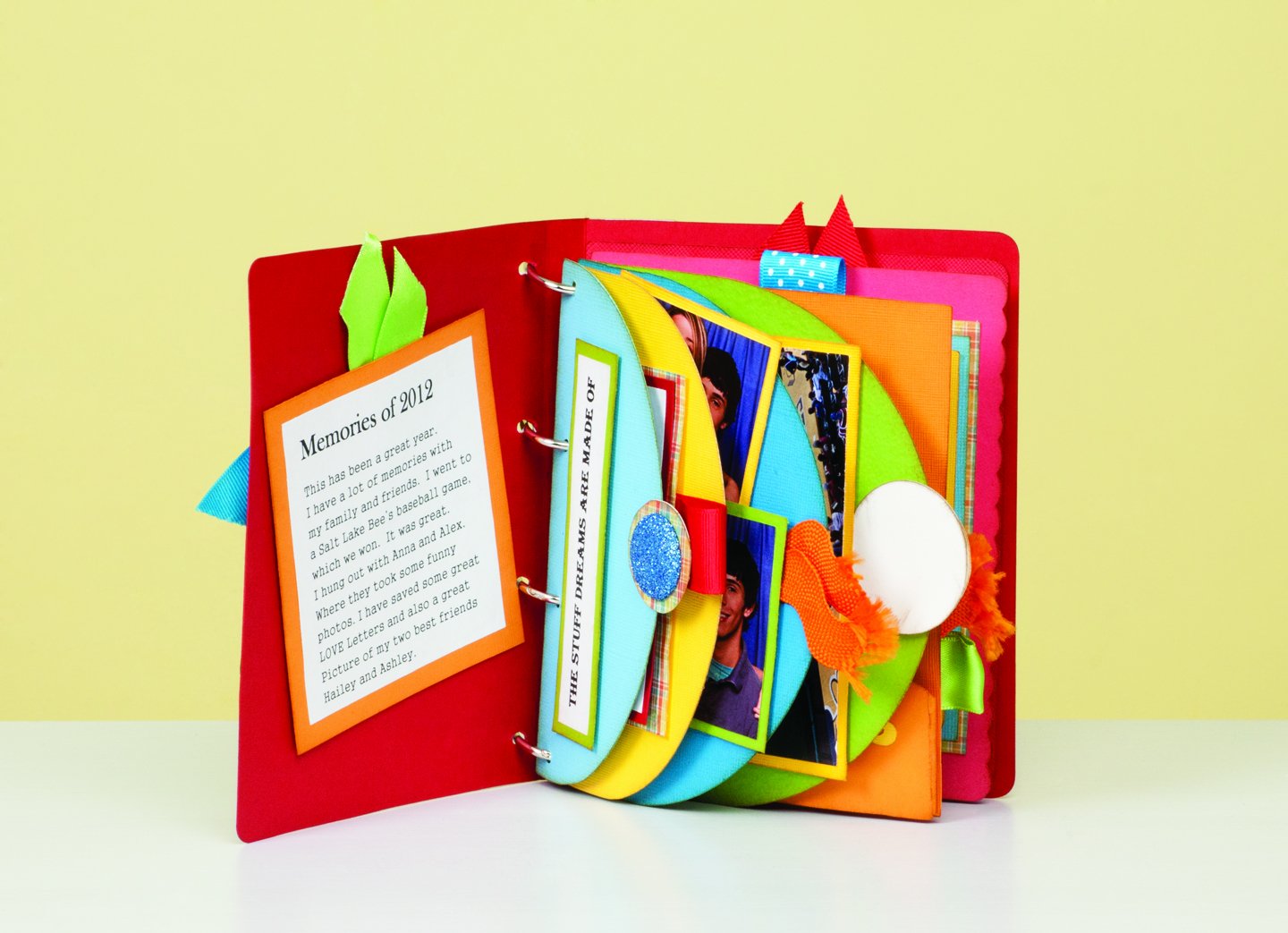 Cricut 2001796 Mini Books Projects Cartridge - Perfect for Scrapbooking, Card Making & DIY Crafts