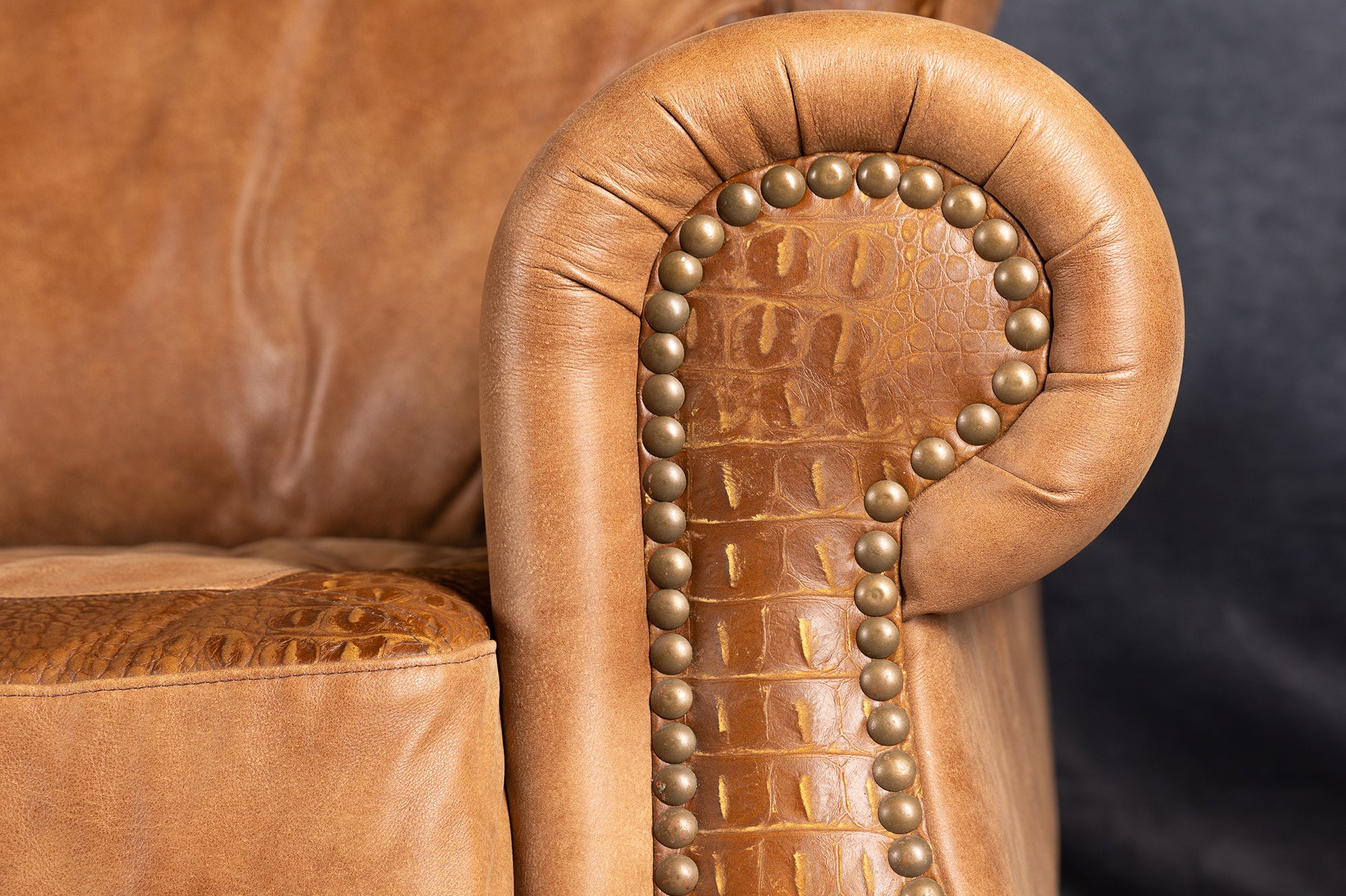 Luxury Limited Edition Crocodile Leather Sofa - Premium Handcrafted Furniture for Living Room, Office & Lounge - Elegant Home Decor & Comfortable Seating