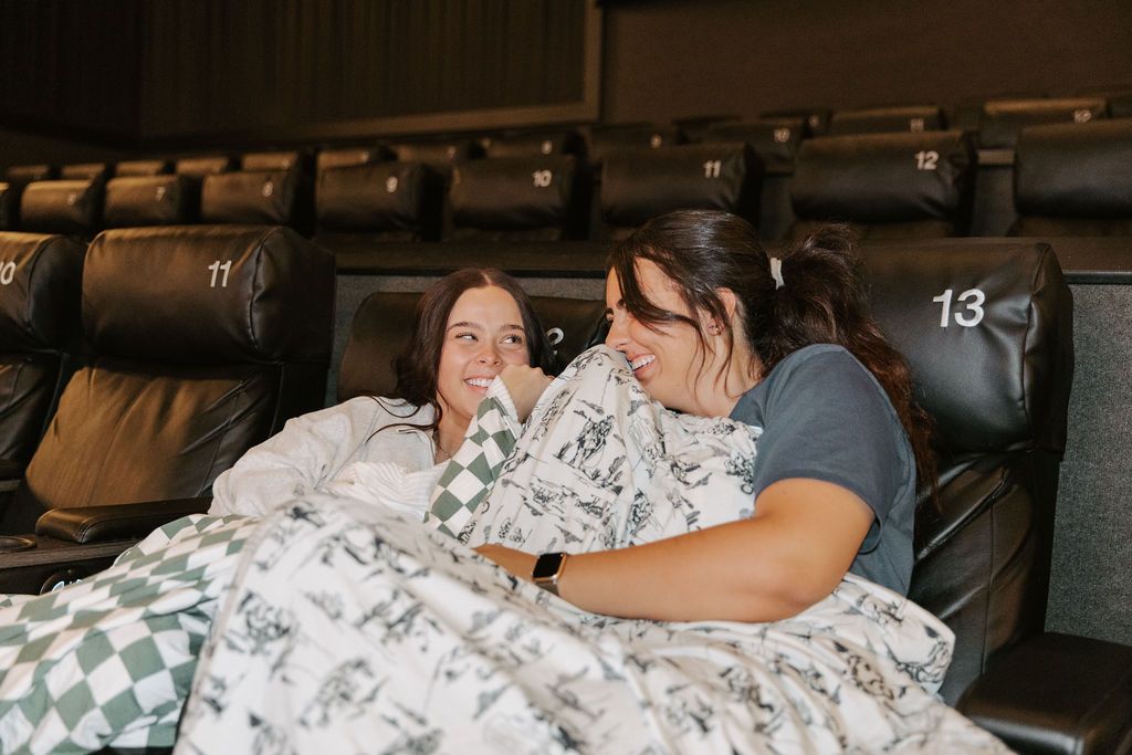 Portable Travel Blanket - Lightweight & Soft for Outdoor Camping, Picnics, and Airplane Travel - Cozy On-The-Go Blanket for Adults & Kids