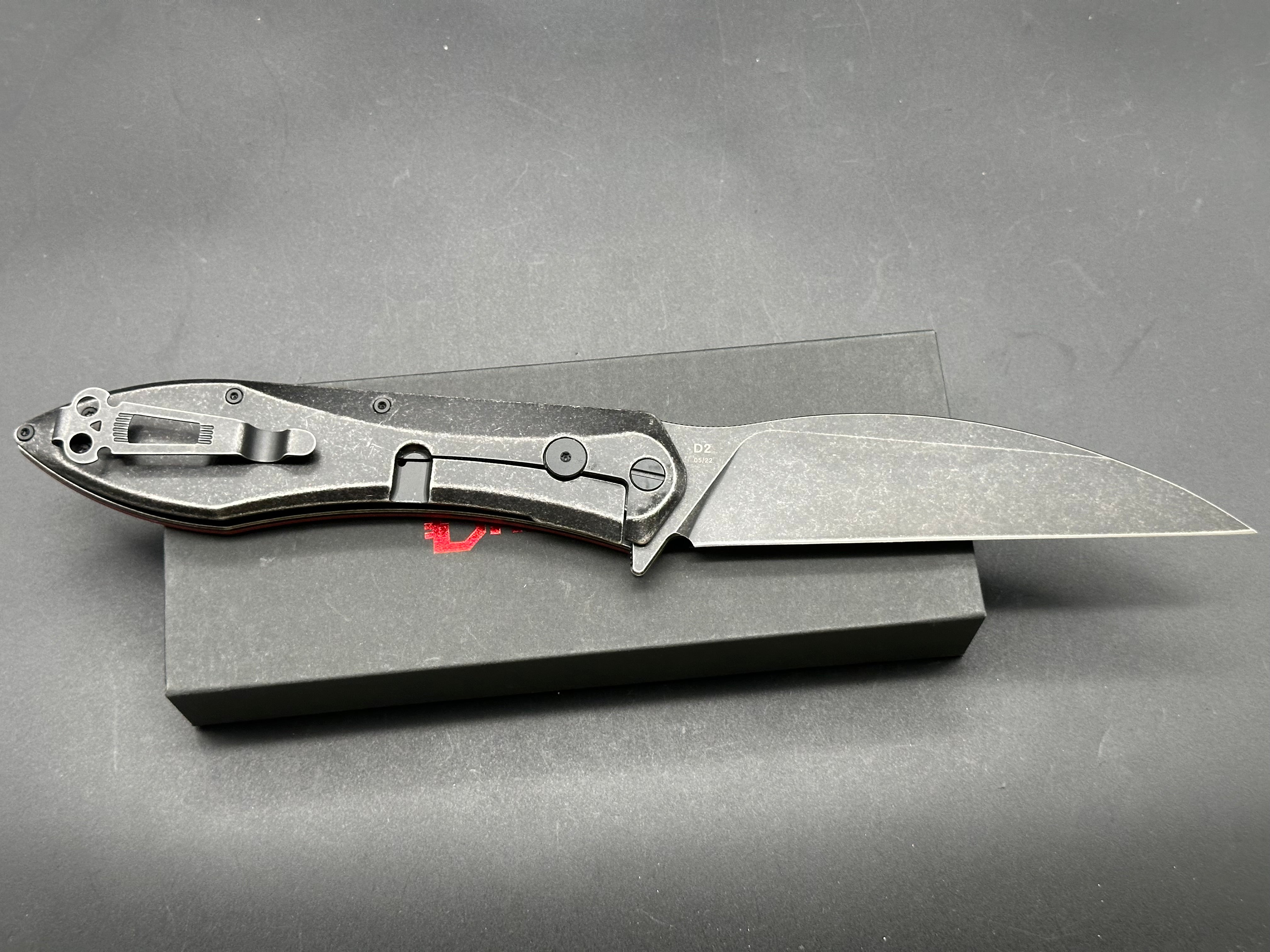 Daggerr Voron Frame Lock Folding Knife - Burgundy G10 Handle, 5.2