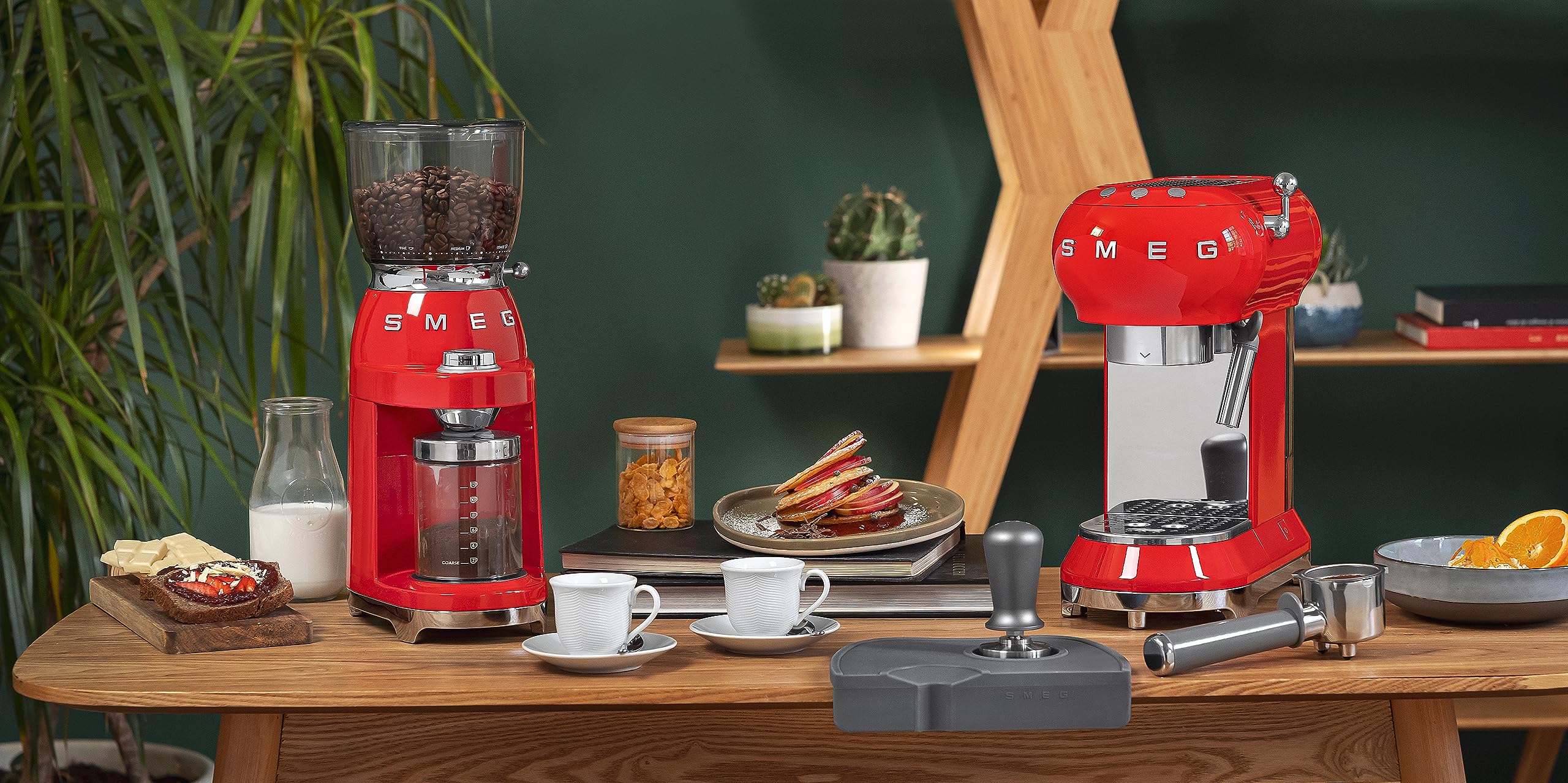 Smeg CGF01RDEU 150W Electric Coffee Grinder - Red Plastic Design for Fresh Ground Coffee | Perfect for Home, Office & Espresso Bars
