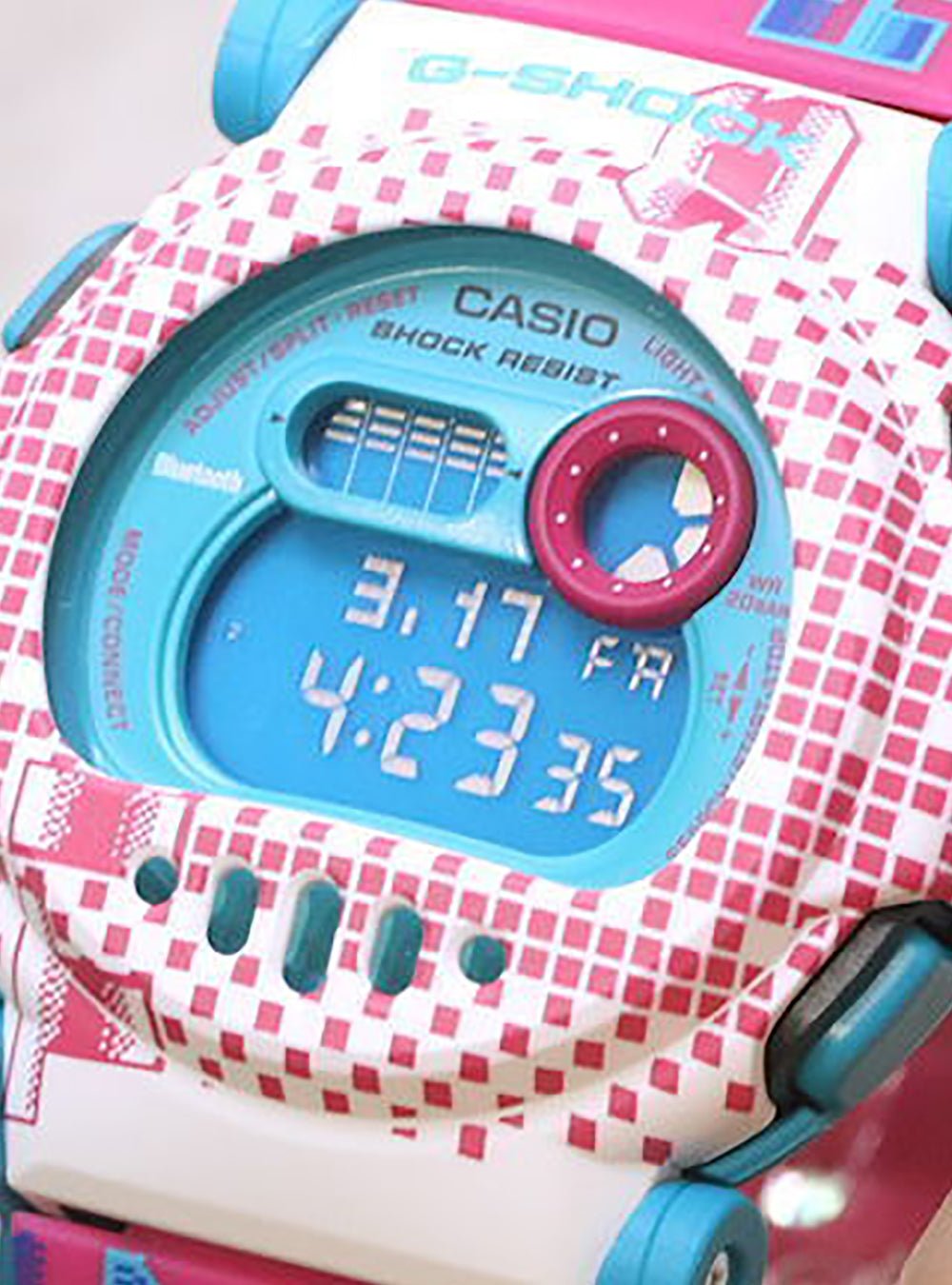 CASIO G-SHOCK DW-001 Digital Watch - Shock Resistant, Waterproof, Durable Men's Sports Watch - Perfect for Outdoor Activities, Running, Hiking & Military Use