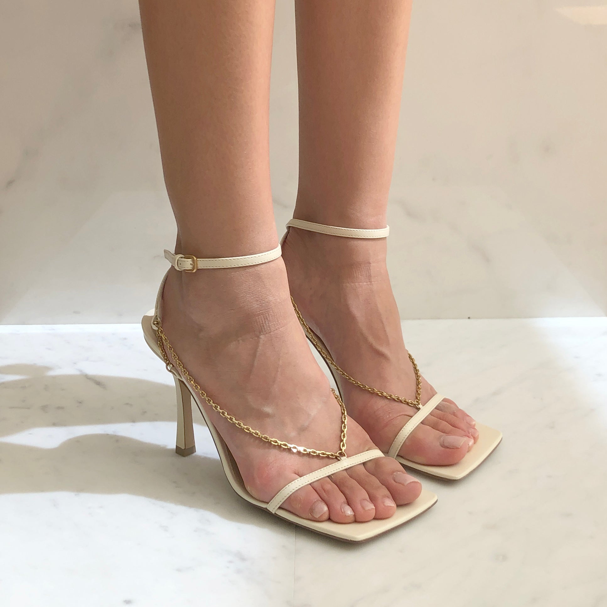 Stretch Chain Sandals for Women - Comfortable Beach Sandals with Adjustable Straps - Sea Salt Color - Perfect for Summer, Vacation, and Casual Outings