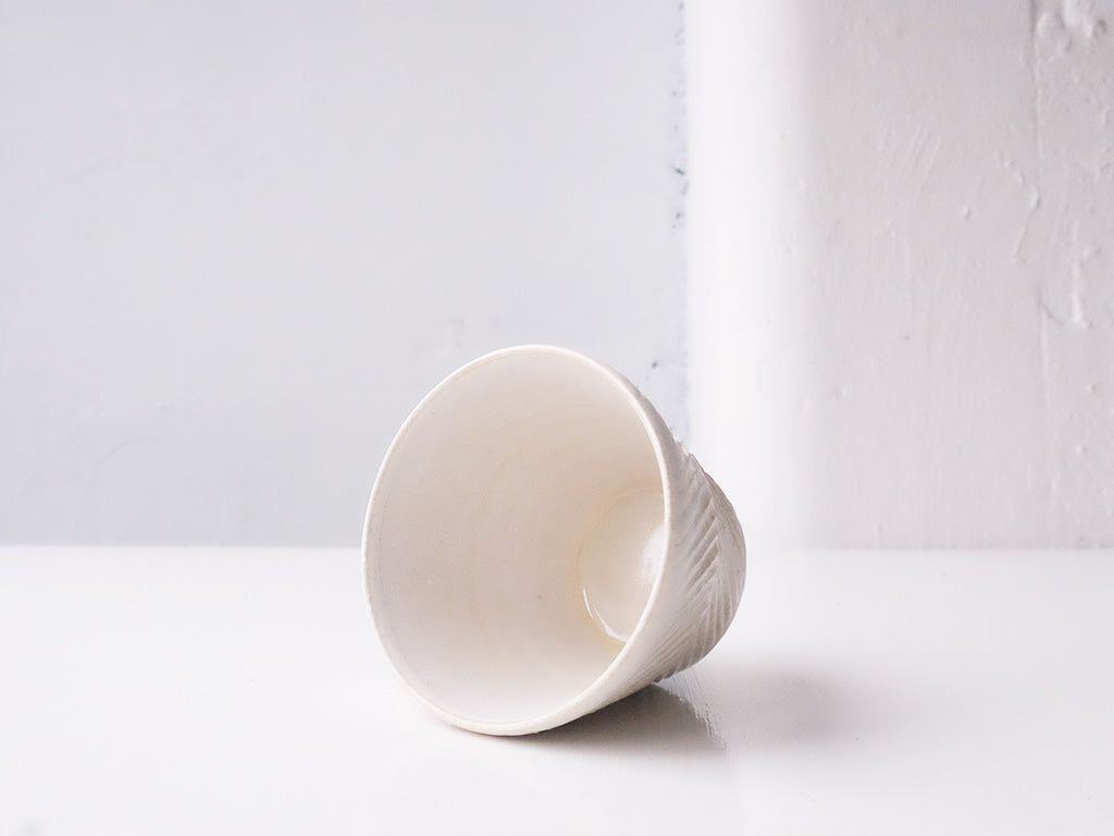 Mishio Suzuki Feather Patterned Cup - Elegant Ceramic Tea & Coffee Mug - Perfect for Home, Office, and Gift Giving