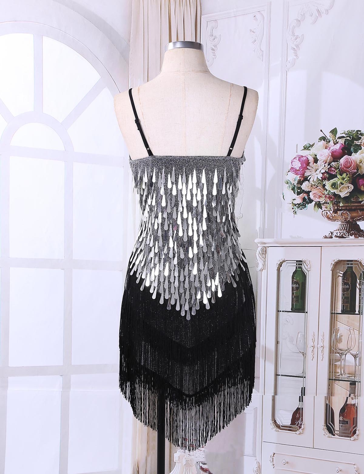 FEESHOW Women's 1920s Flapper Dress with Shiny Sequin & Tassel Details - Vintage Gatsby Party Dress for Latin Dance, Salsa, Tango, Cocktail Parties & Costume Events - Perfect for Themed Parties, Halloween & Roaring 20s Celebrations
